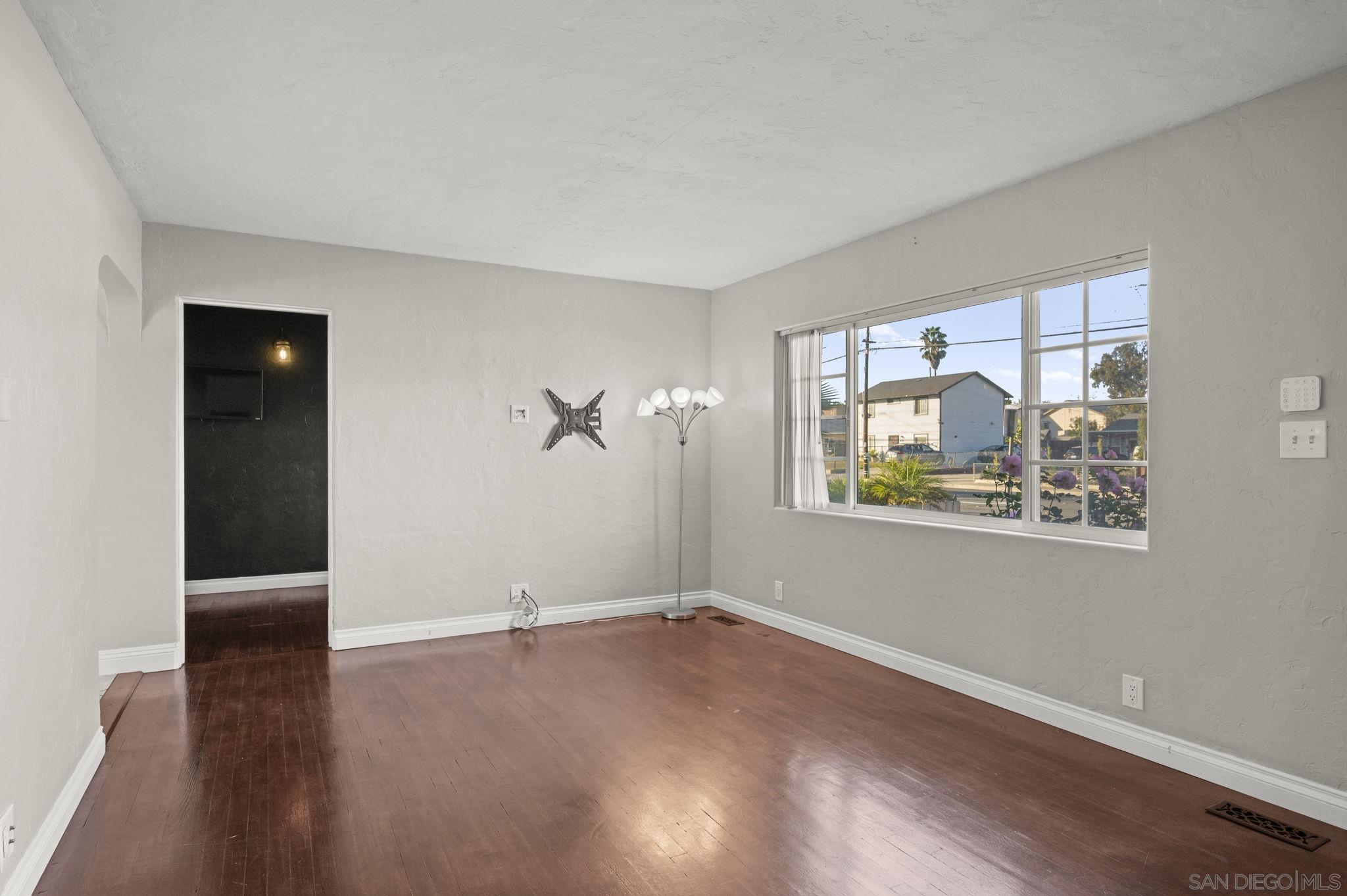 Detail Gallery Image 6 of 37 For 795 W Washington Ave, El Cajon,  CA 92020 - 3 Beds | 2 Baths