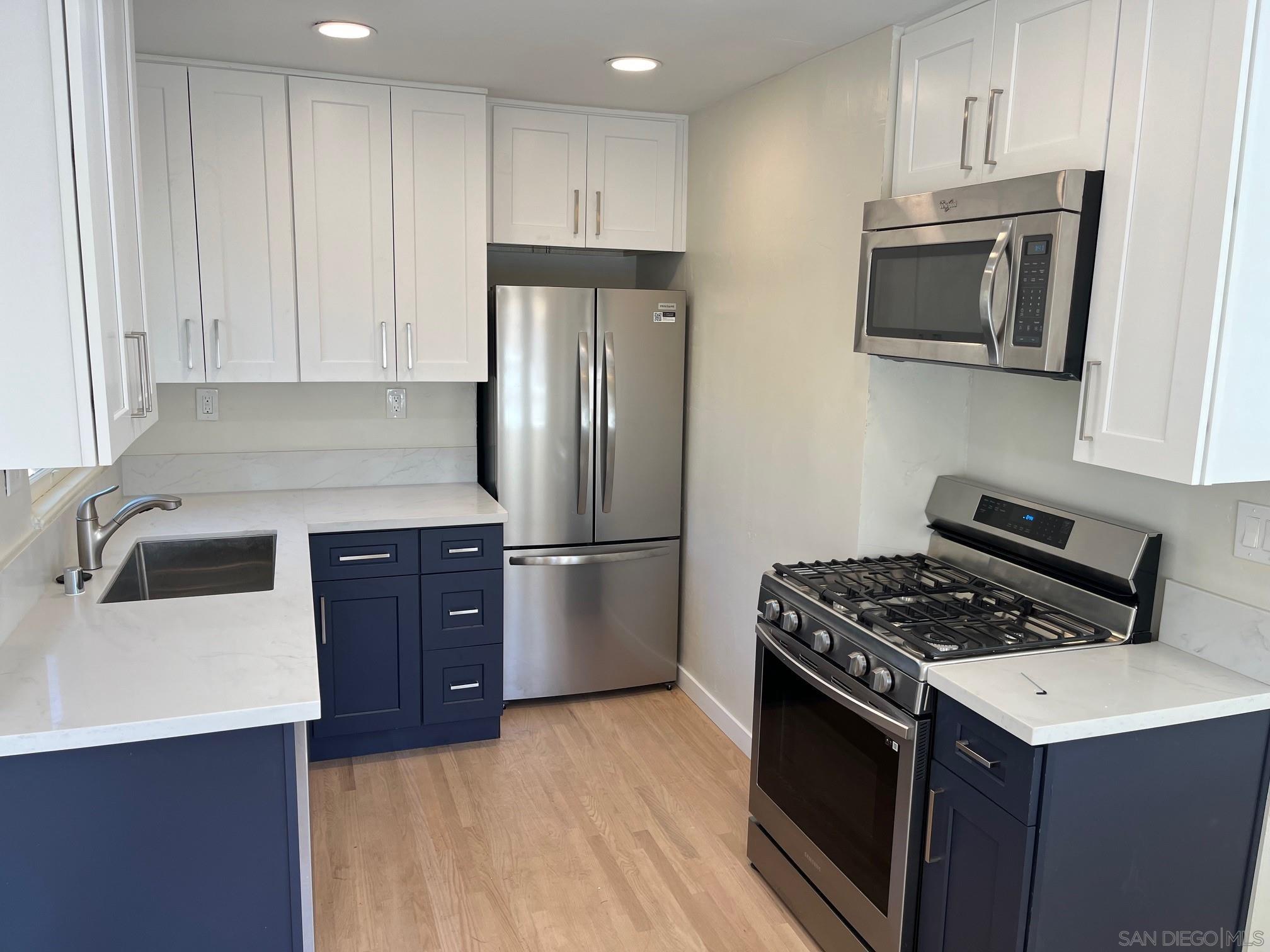 Detail Gallery Image 5 of 16 For Maple S, San Diego,  CA 92103 - – Beds | – Baths