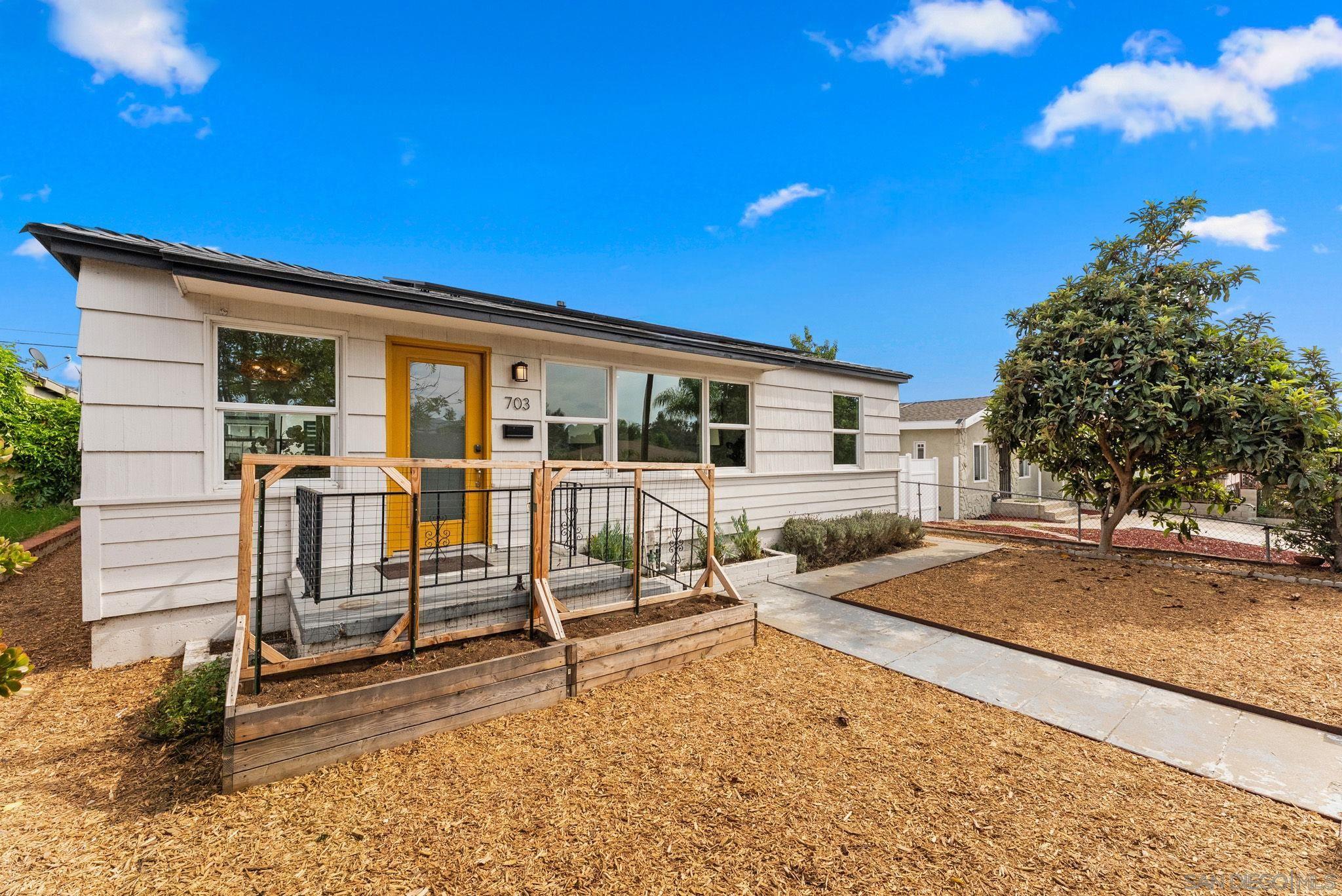 Detail Gallery Image 3 of 42 For 703  40th St, San Diego,  CA 92102 - – Beds | – Baths