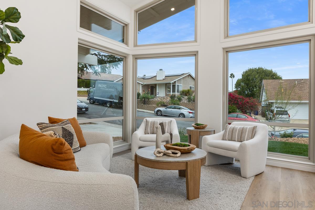 Detail Gallery Image 3 of 19 For 11325  Calenda Rd, San Diego,  CA 92127 - 4 Beds | 2 Baths