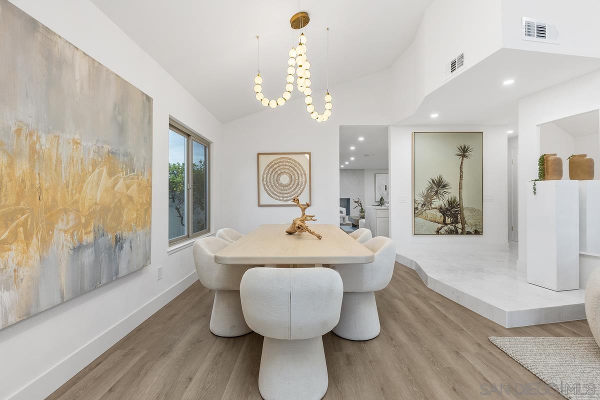 Detail Gallery Image 4 of 19 For 11325  Calenda Rd, San Diego,  CA 92127 - 4 Beds | 2 Baths