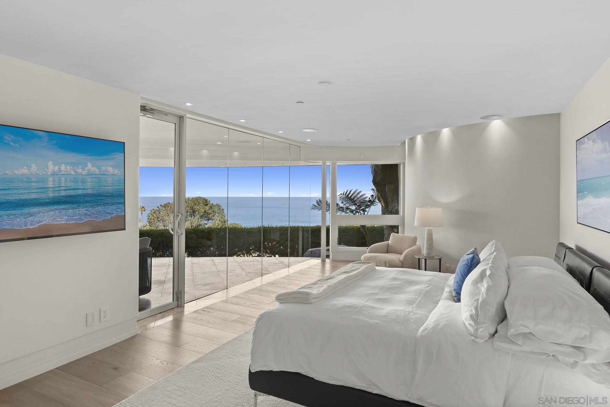 Detail Gallery Image 33 of 42 For 7455  Hillside Dr, La Jolla,  CA 92037 - 7 Beds | 6/1 Baths