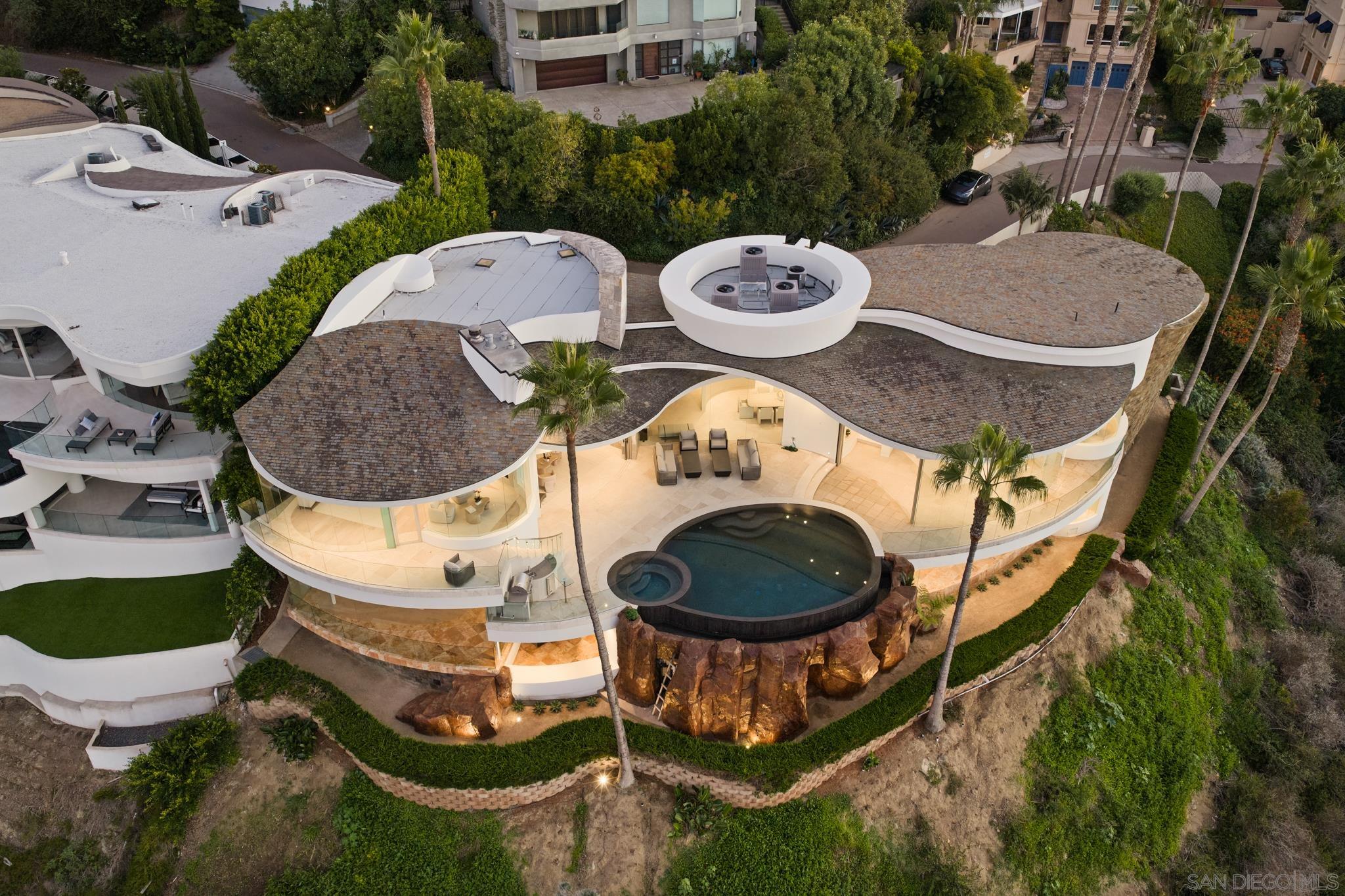 Detail Gallery Image 42 of 42 For 7455  Hillside Dr, La Jolla,  CA 92037 - 7 Beds | 6/1 Baths