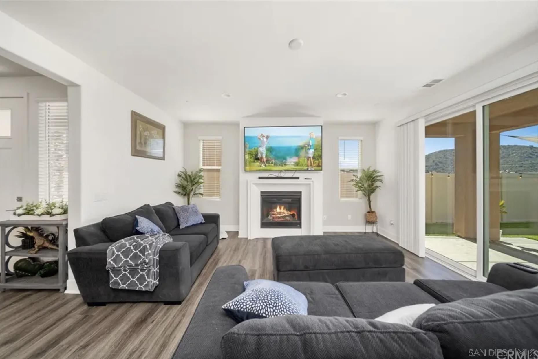 Detail Gallery Image 6 of 27 For 338  Ventasso Way, Fallbrook,  CA 92028 - 4 Beds | 3/1 Baths