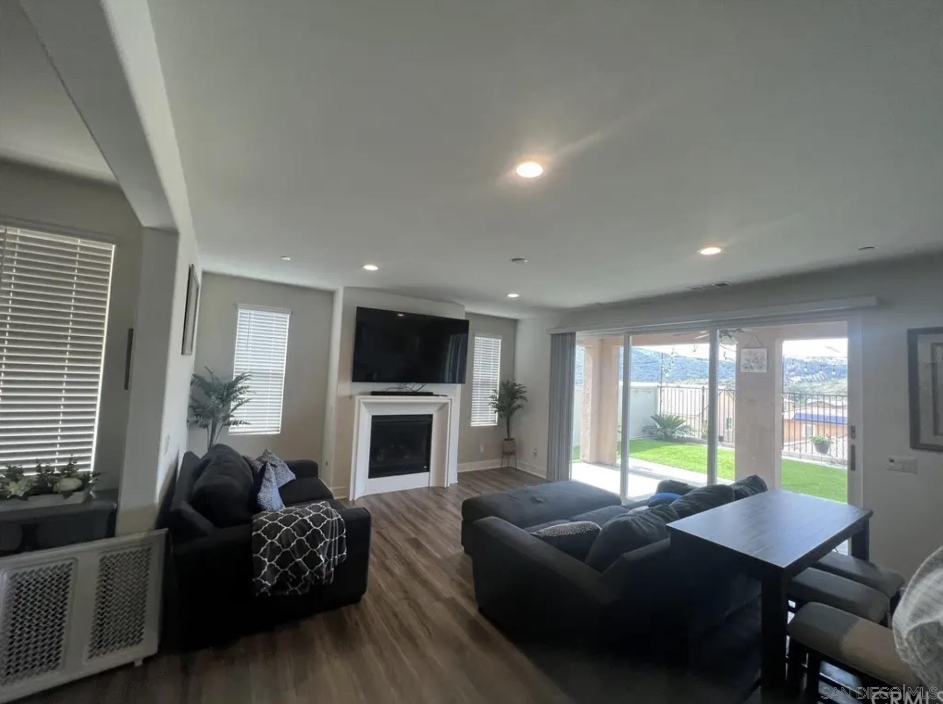 Detail Gallery Image 7 of 27 For 338  Ventasso Way, Fallbrook,  CA 92028 - 4 Beds | 3/1 Baths