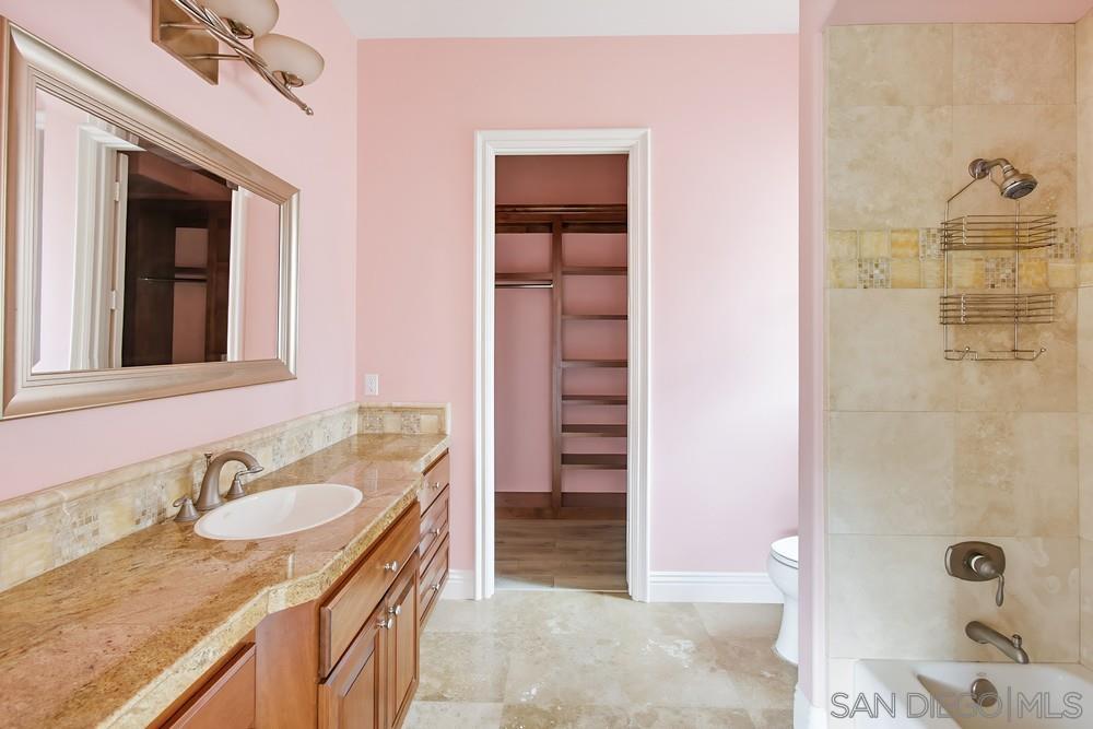 Detail Gallery Image 24 of 73 For 30270  Montrachet St, Bonsall,  CA 92003 - 4 Beds | 6 Baths