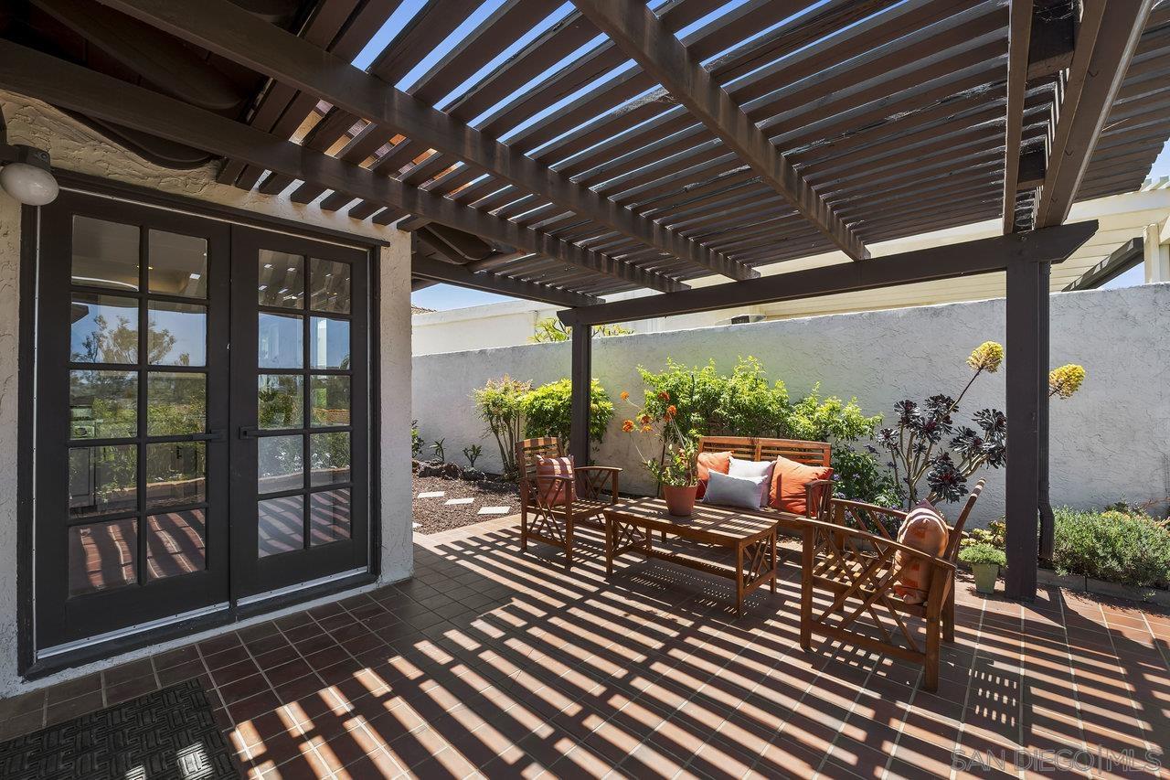 Detail Gallery Image 31 of 39 For 17676  Corte Sobrado, San Diego,  CA 92128 - 2 Beds | 2 Baths