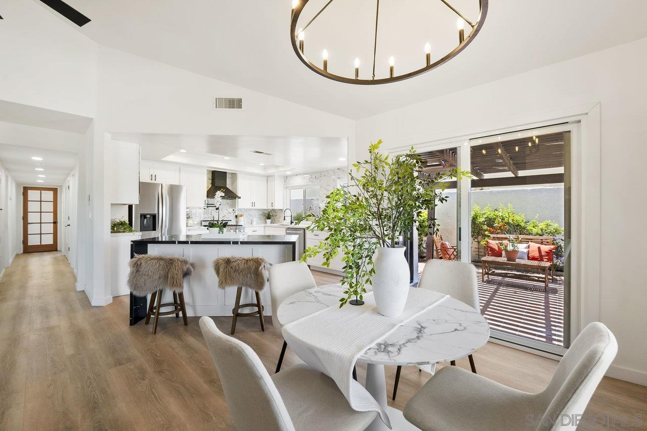 Detail Gallery Image 5 of 39 For 17676  Corte Sobrado, San Diego,  CA 92128 - 2 Beds | 2 Baths