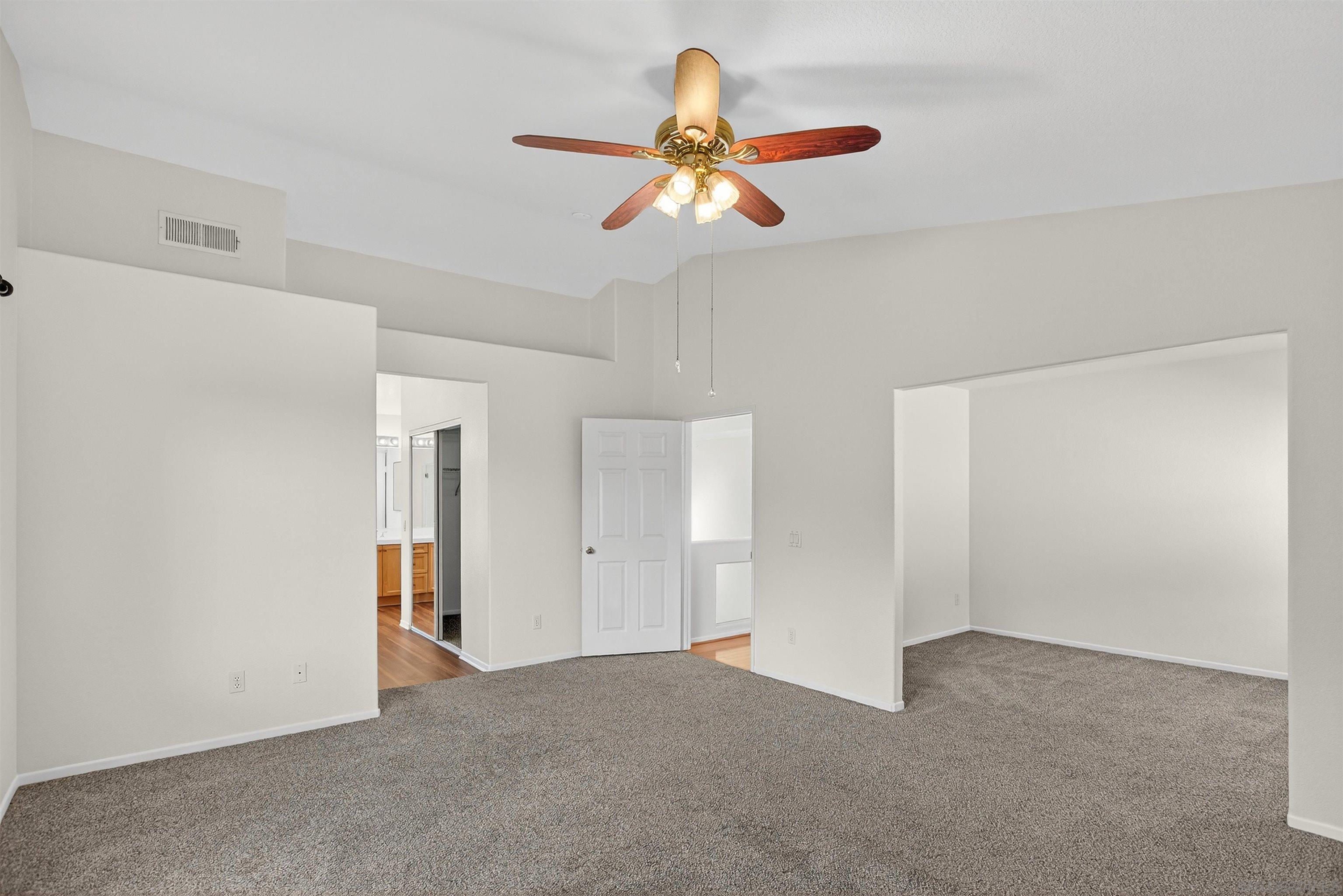 Detail Gallery Image 15 of 49 For 11911  Dapple Way, San Diego,  CA 92128 - 5 Beds | 3 Baths