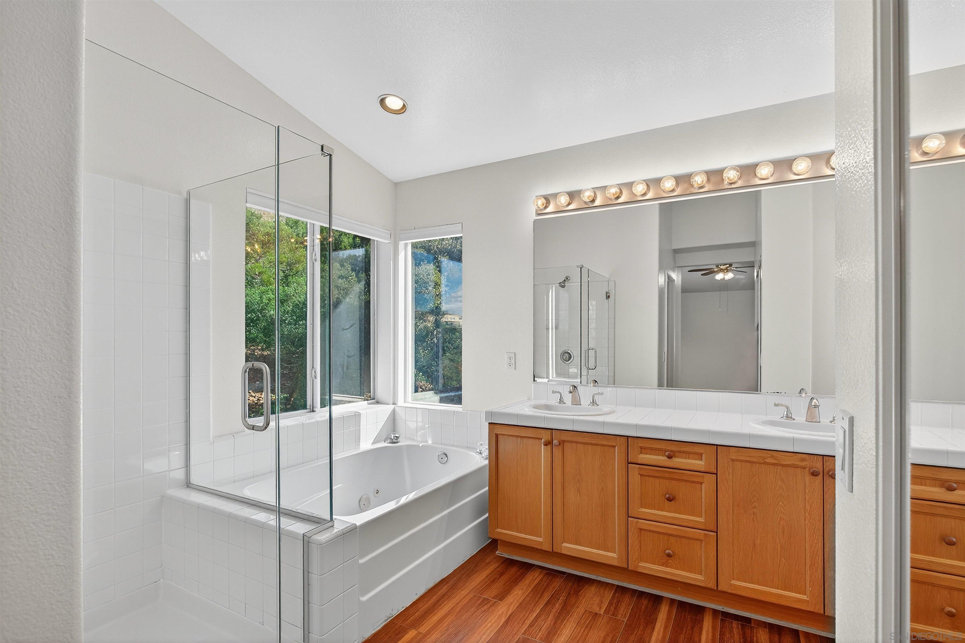 Detail Gallery Image 20 of 49 For 11911  Dapple Way, San Diego,  CA 92128 - 5 Beds | 3 Baths