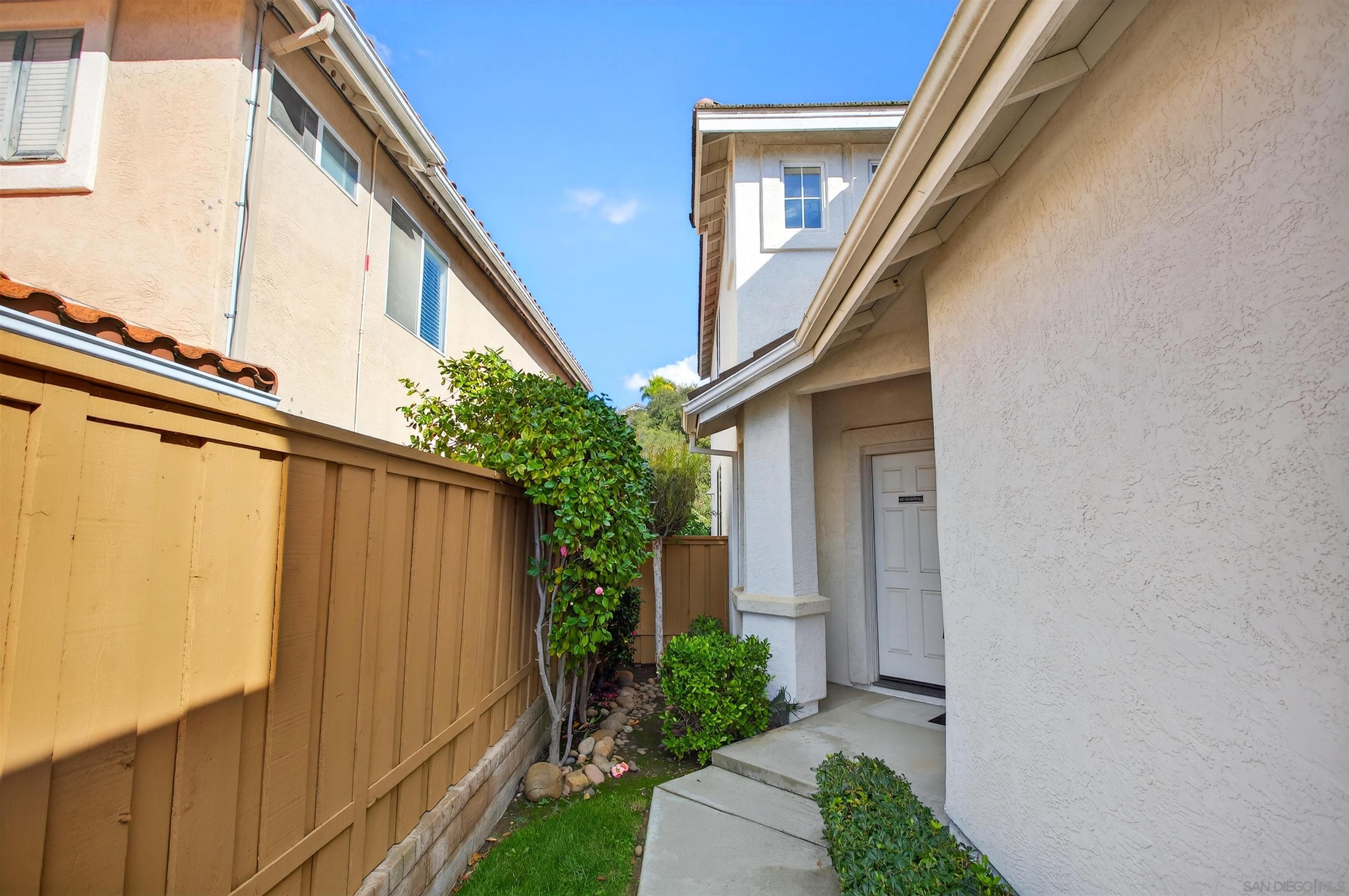 Detail Gallery Image 49 of 49 For 11911  Dapple Way, San Diego,  CA 92128 - 5 Beds | 3 Baths