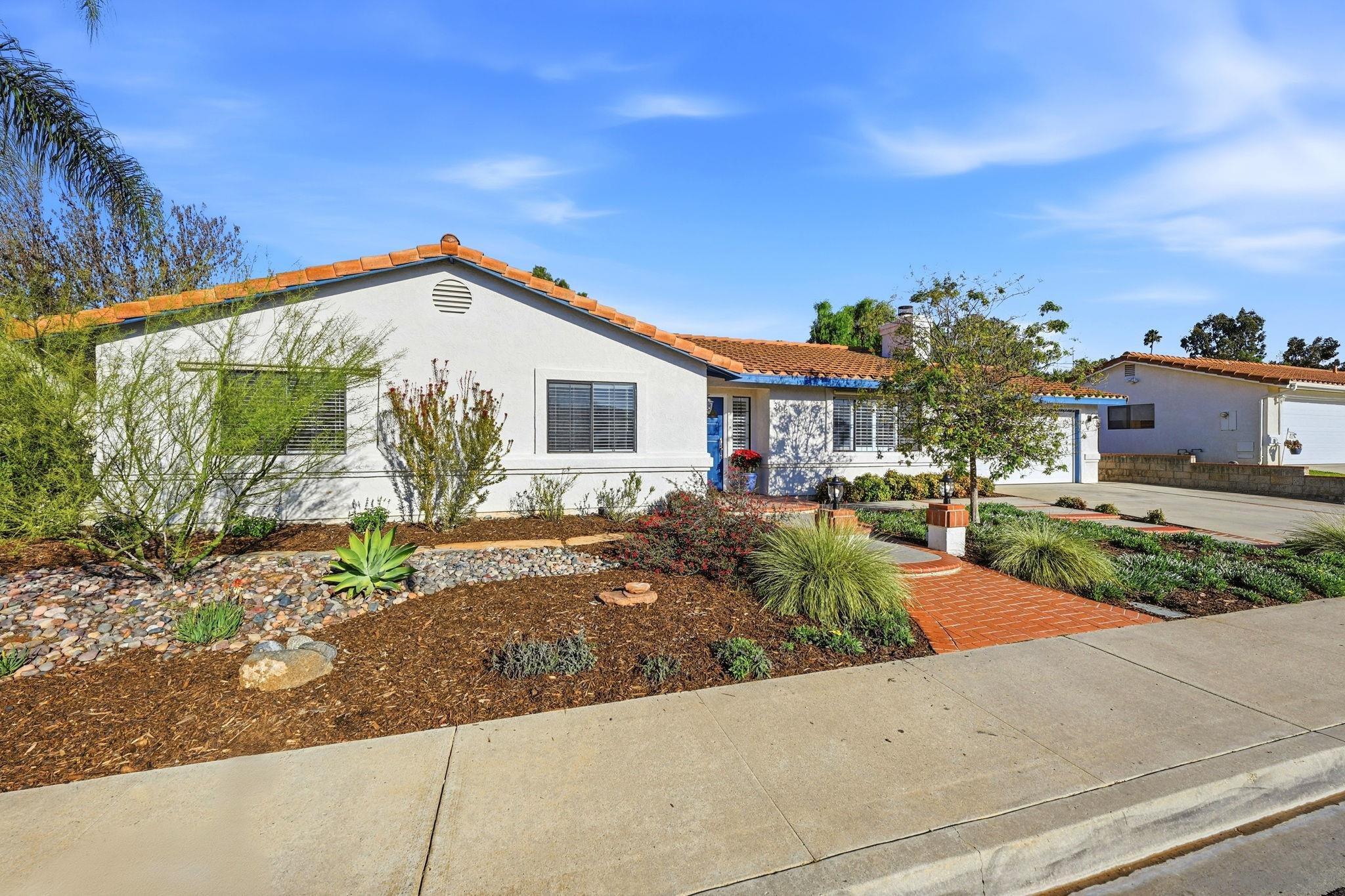 Detail Gallery Image 4 of 43 For 304  Lion Valley Rd, Escondido,  CA 92027 - 3 Beds | 2 Baths