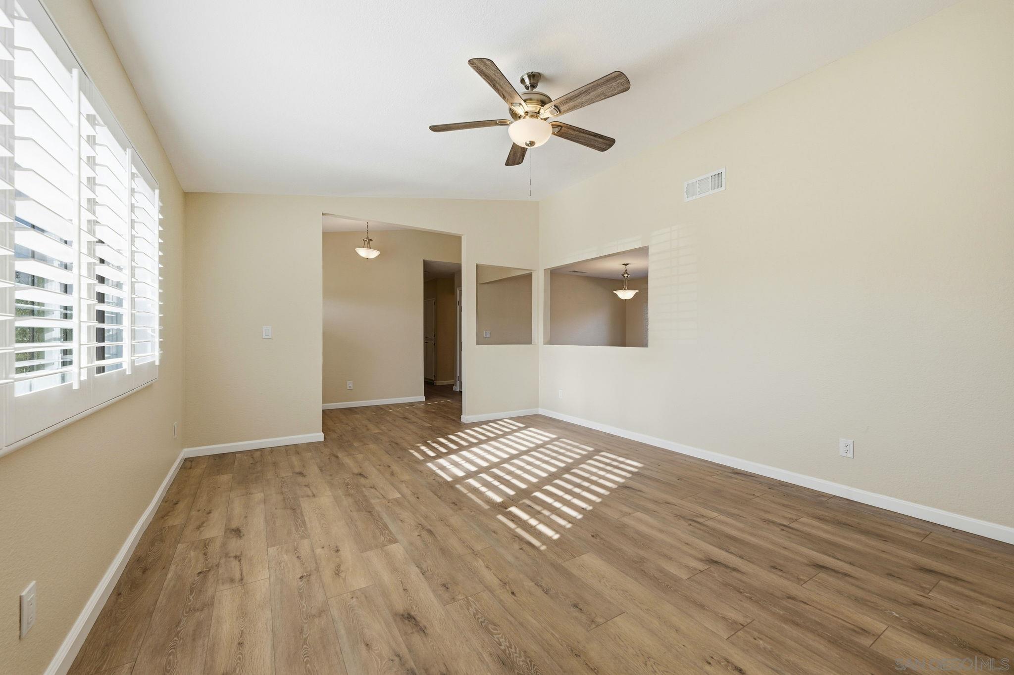 Detail Gallery Image 10 of 43 For 304  Lion Valley Rd, Escondido,  CA 92027 - 3 Beds | 2 Baths