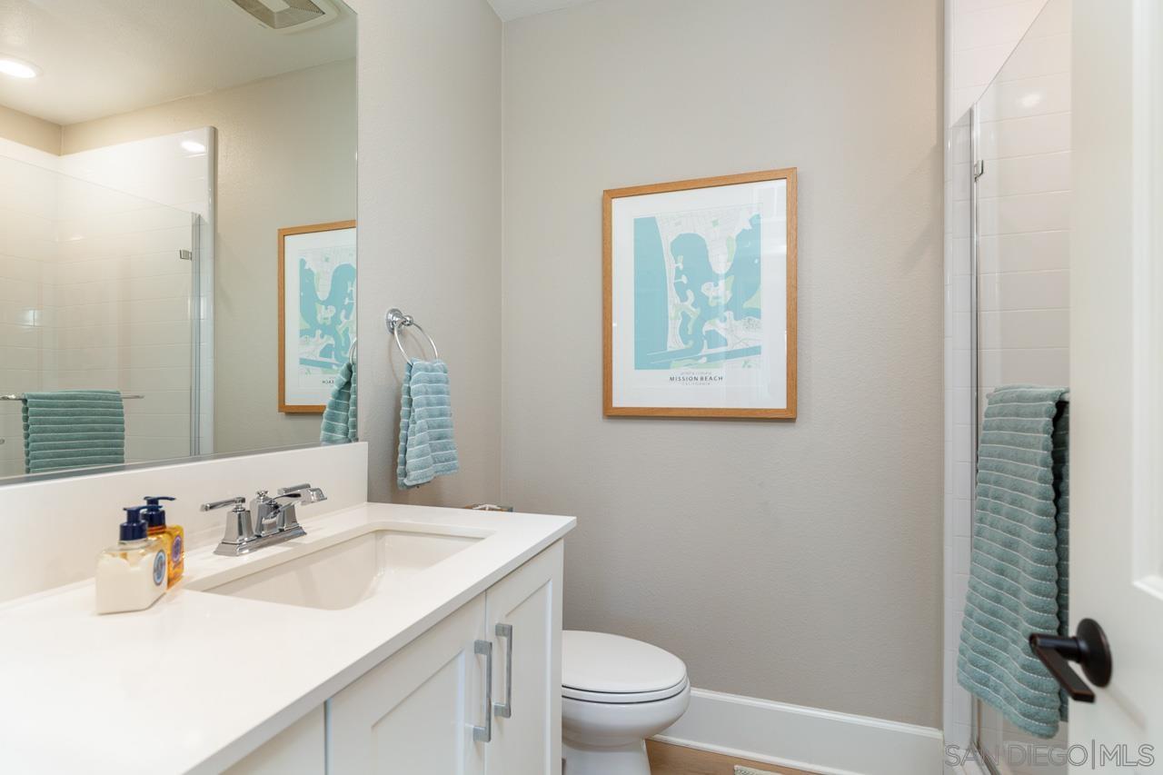 Detail Gallery Image 14 of 30 For 827  Jersey Court, San Diego,  CA 92109 - 3 Beds | 3 Baths