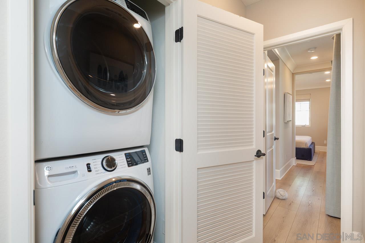 Detail Gallery Image 15 of 30 For 827  Jersey Court, San Diego,  CA 92109 - 3 Beds | 3 Baths