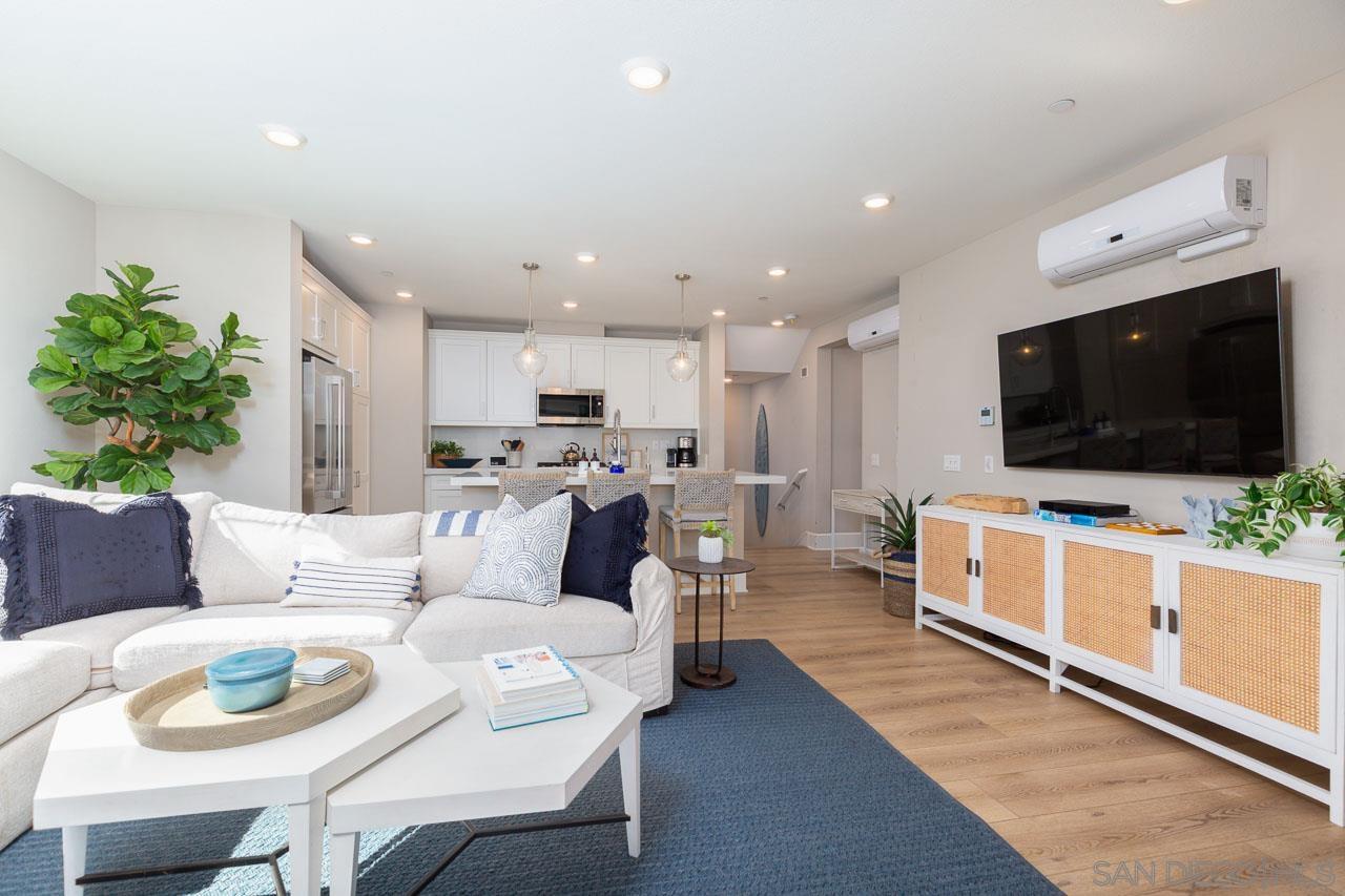 Detail Gallery Image 5 of 30 For 827  Jersey Court, San Diego,  CA 92109 - 3 Beds | 3 Baths