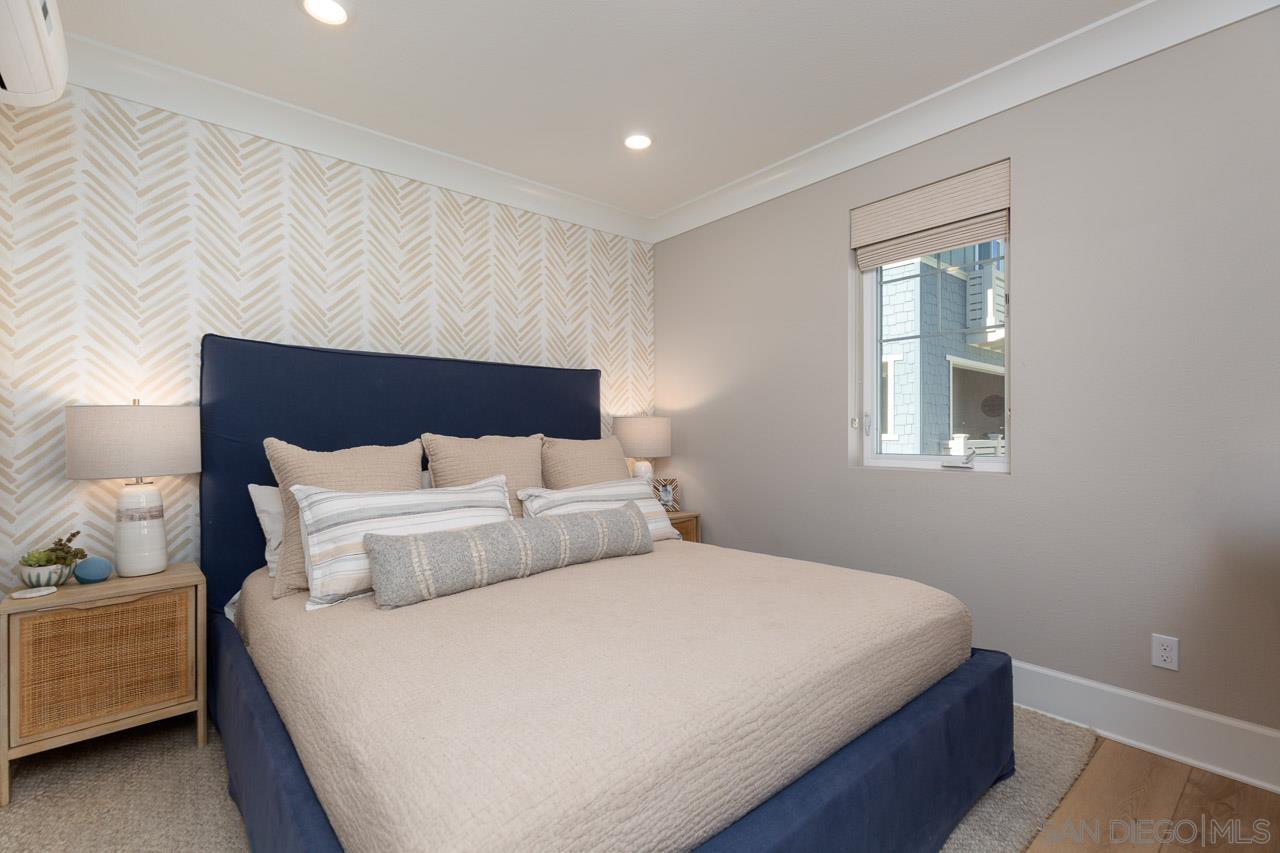 Detail Gallery Image 8 of 30 For 827  Jersey Court, San Diego,  CA 92109 - 3 Beds | 3 Baths