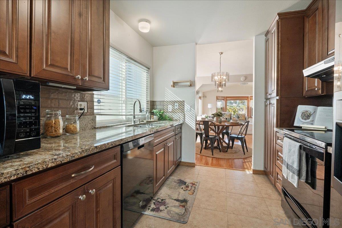 Detail Gallery Image 14 of 32 For 6462  Hauser St, San Diego,  CA 92114 - 3 Beds | 2 Baths