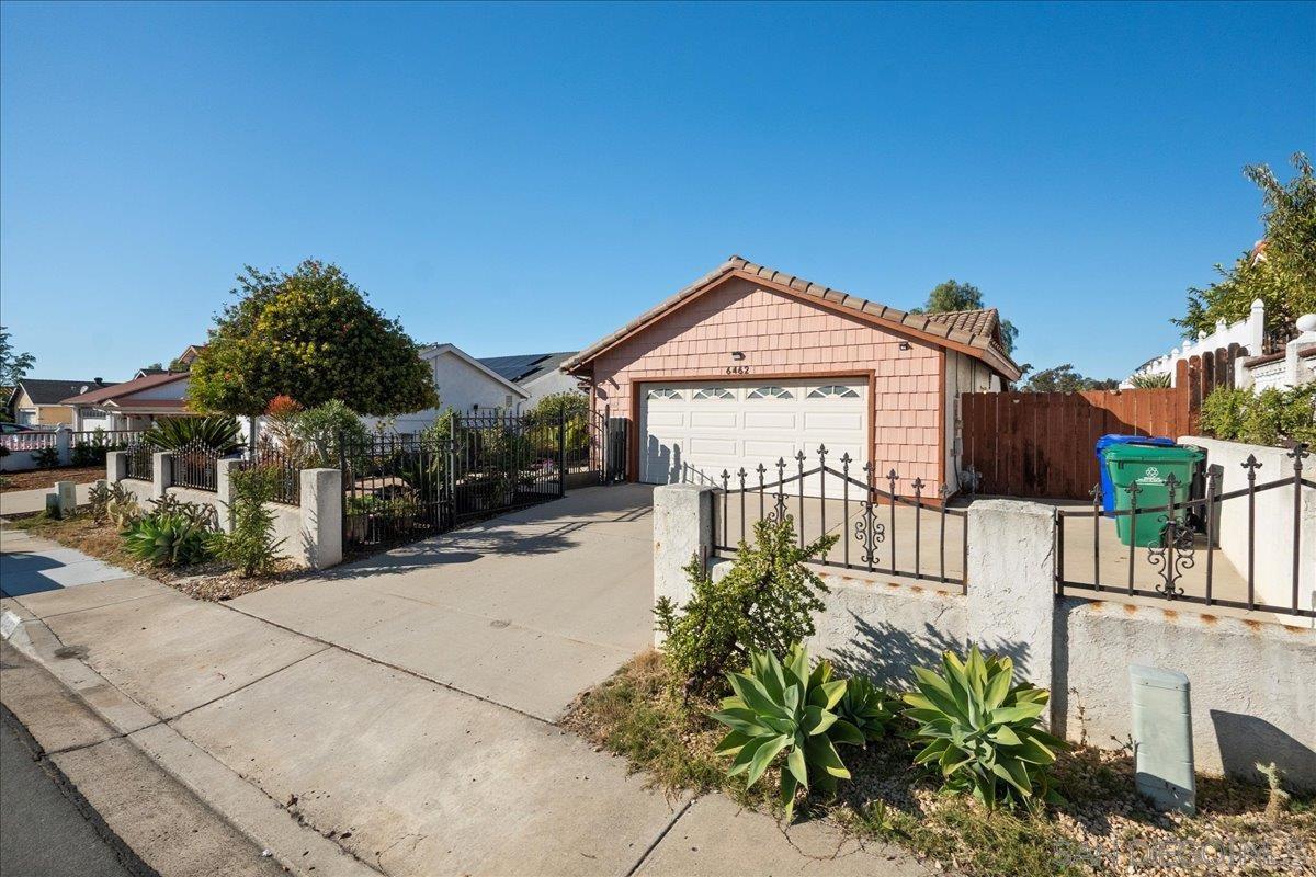 Detail Gallery Image 5 of 32 For 6462  Hauser St, San Diego,  CA 92114 - 3 Beds | 2 Baths