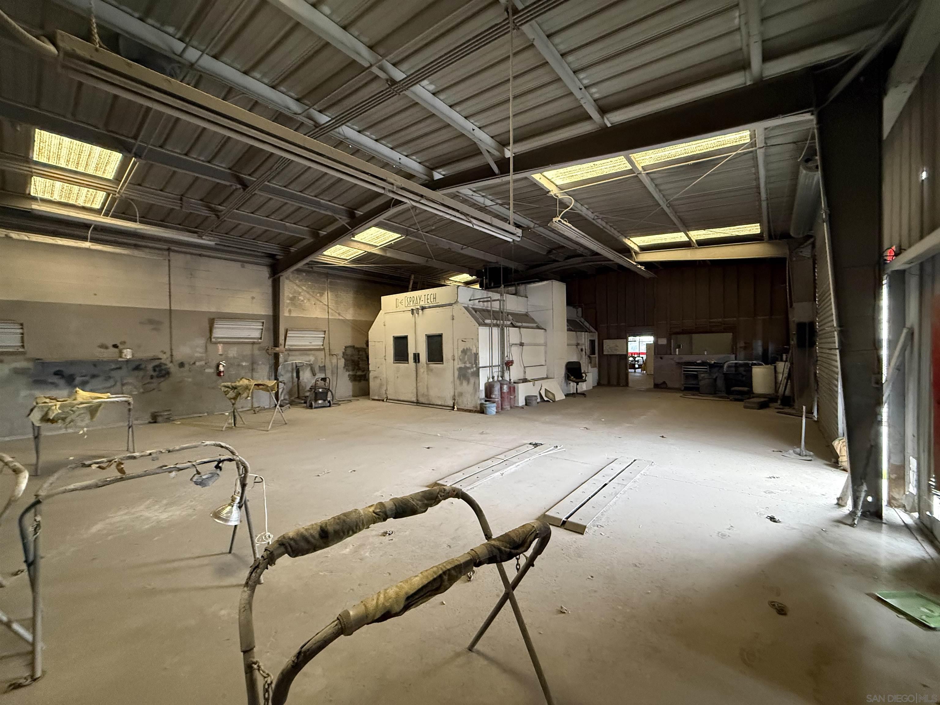 Detail Gallery Image 11 of 20 For 1318  W Mission Rd, Escondido,  CA 92029 - – Beds | – Baths