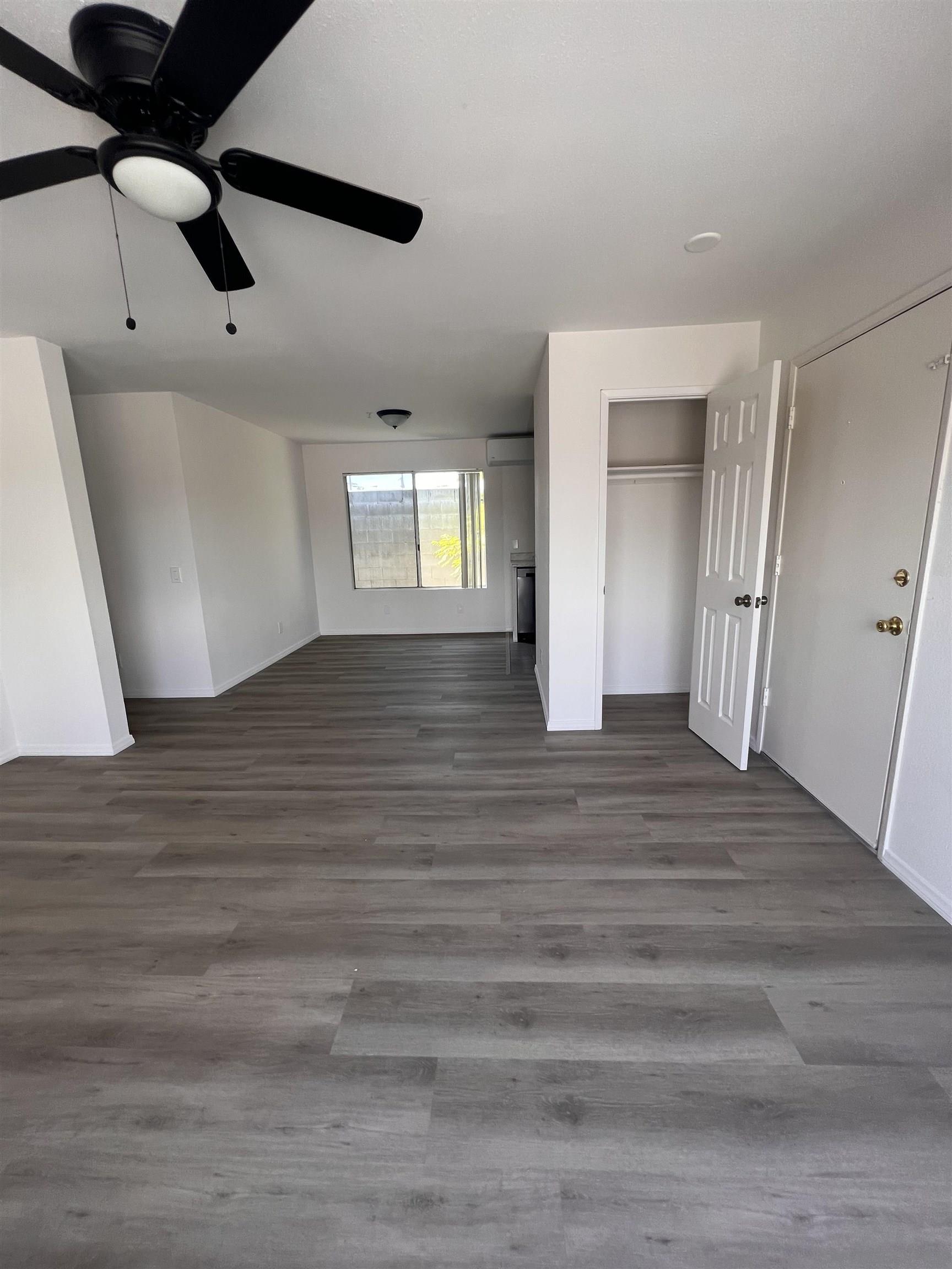 Detail Gallery Image 2 of 13 For 1932  West Dr  E, Vista,  CA 92083 - 2 Beds | 2 Baths