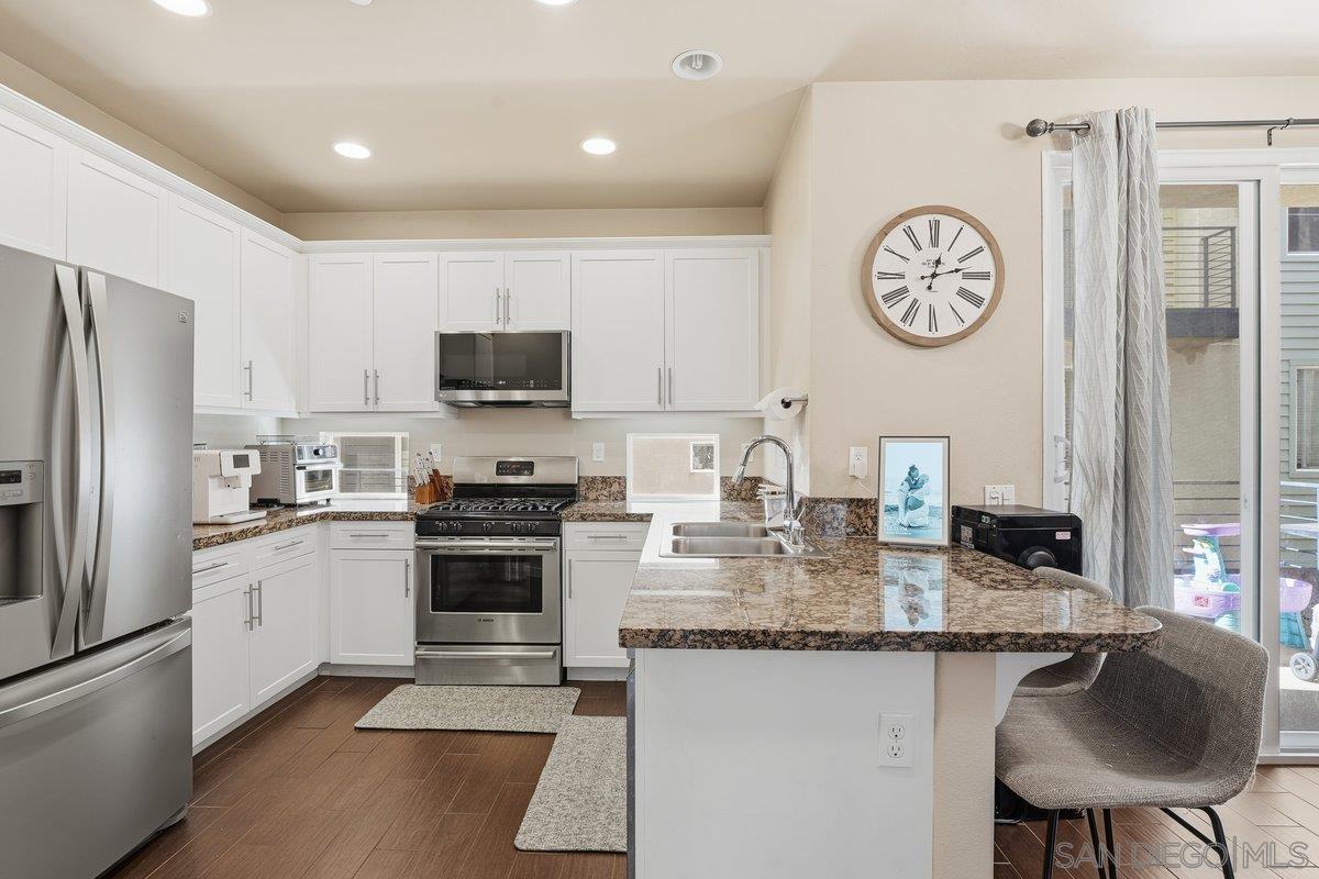 Detail Gallery Image 12 of 41 For 4543  Rainier Ave  #19,  San Diego,  CA 92120 - 3 Beds | 3 Baths