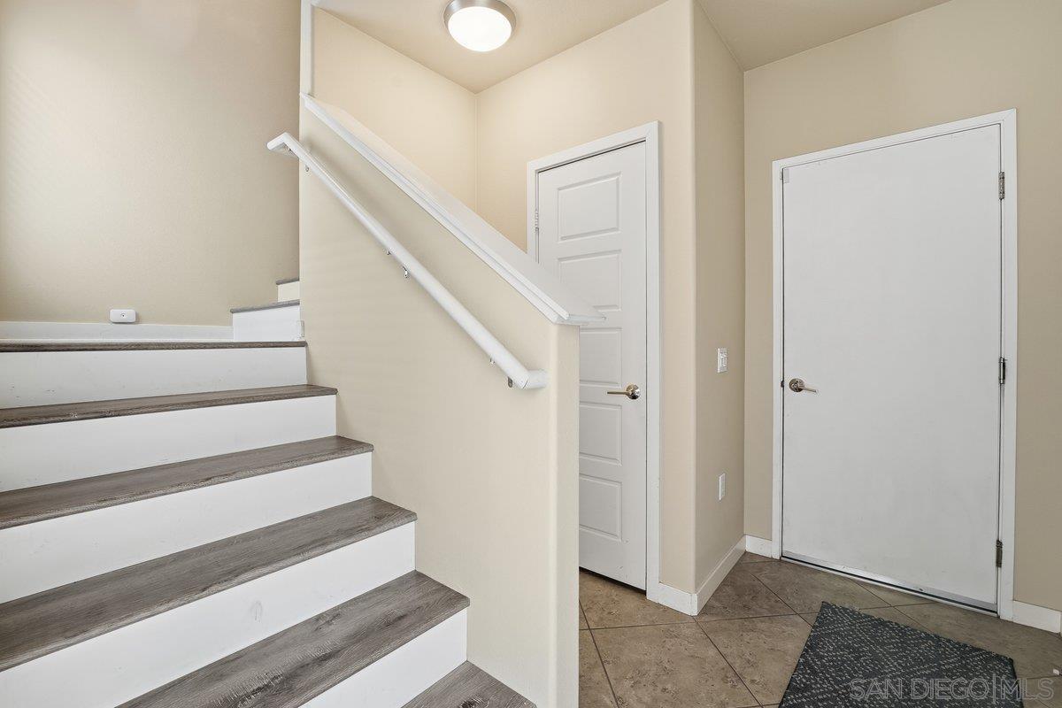 Detail Gallery Image 5 of 41 For 4543  Rainier Ave  #19,  San Diego,  CA 92120 - 3 Beds | 3 Baths