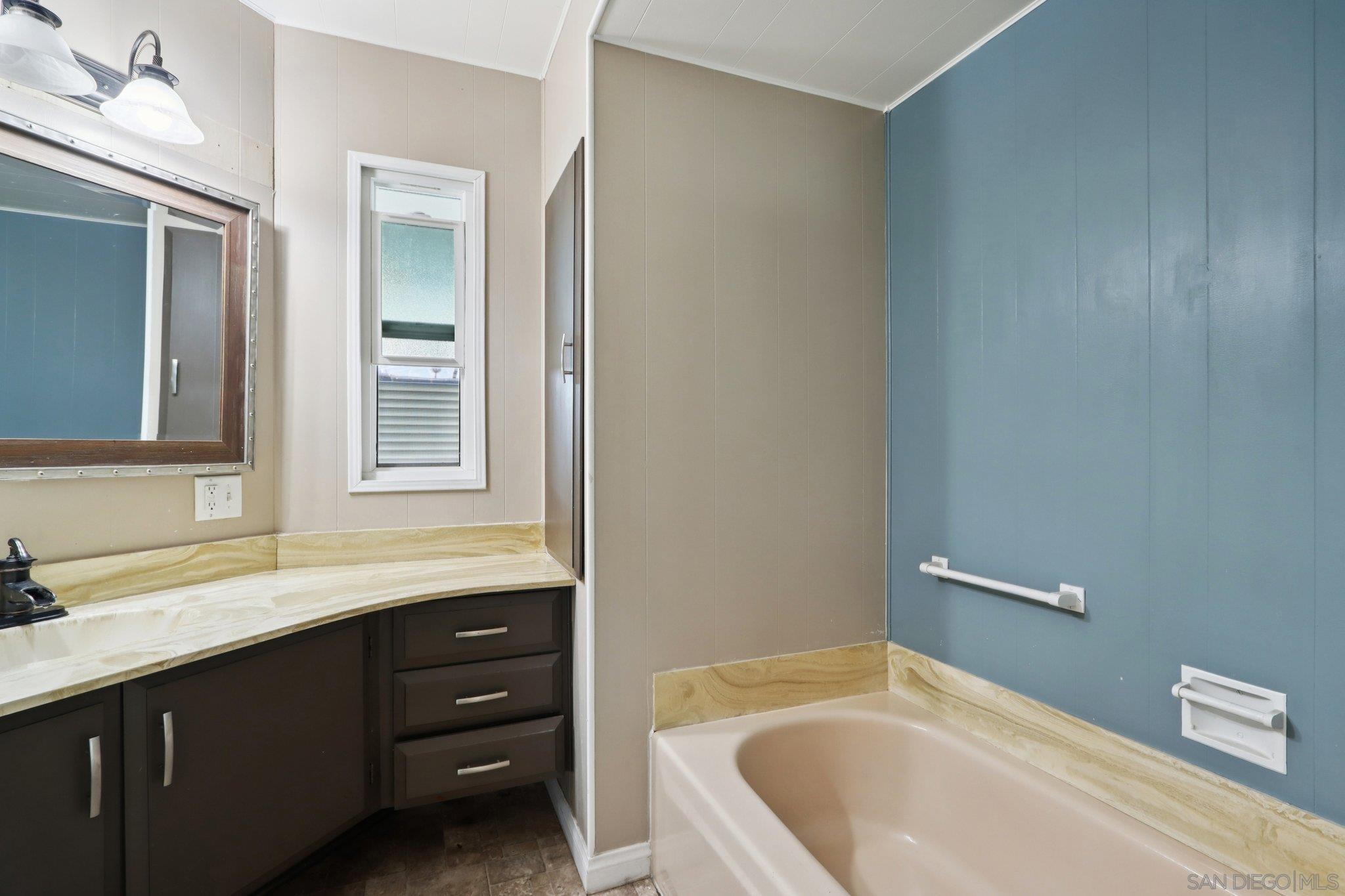 Detail Gallery Image 24 of 65 For 1215  Anchors Way Drive  #135,  Ventura,  CA 93001 - 2 Beds | 2 Baths