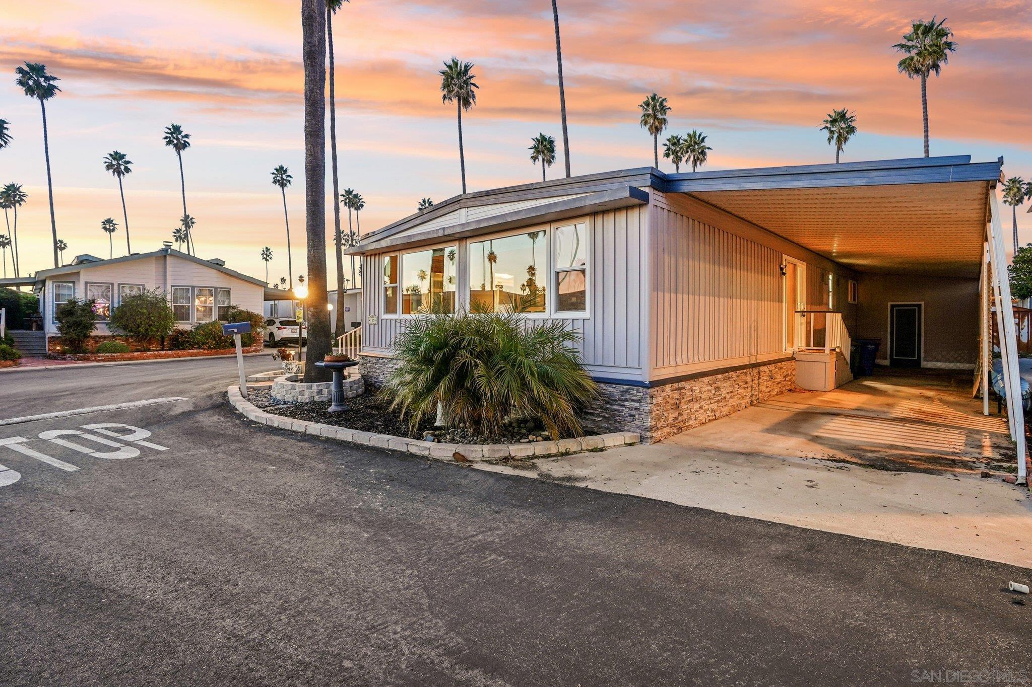 Detail Gallery Image 50 of 65 For 1215  Anchors Way Drive  #135,  Ventura,  CA 93001 - 2 Beds | 2 Baths