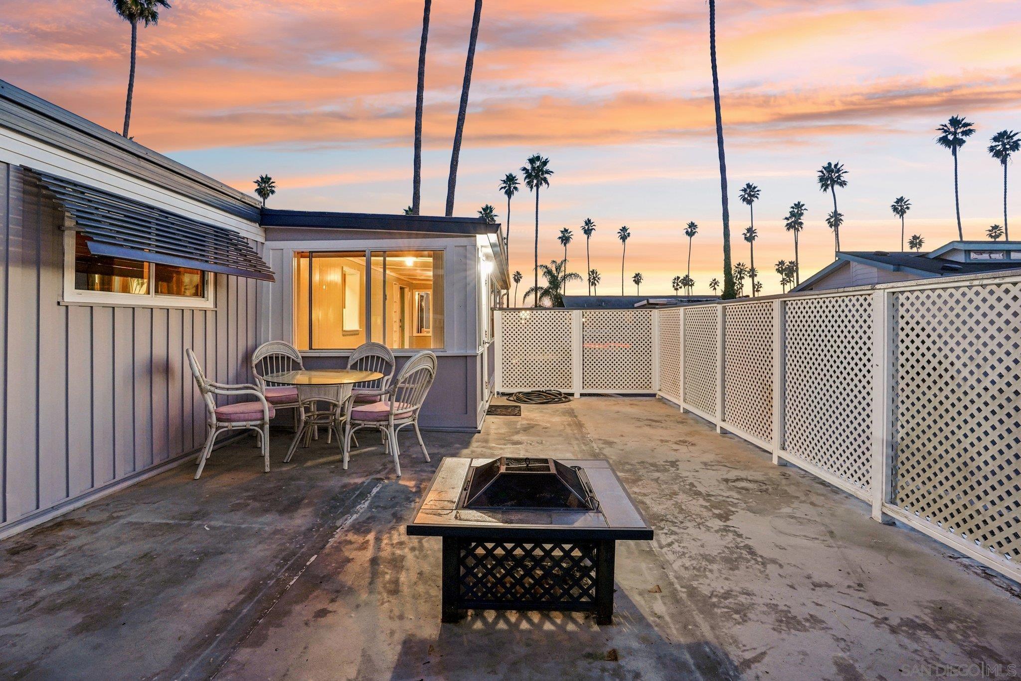 Detail Gallery Image 54 of 65 For 1215  Anchors Way Drive  #135,  Ventura,  CA 93001 - 2 Beds | 2 Baths