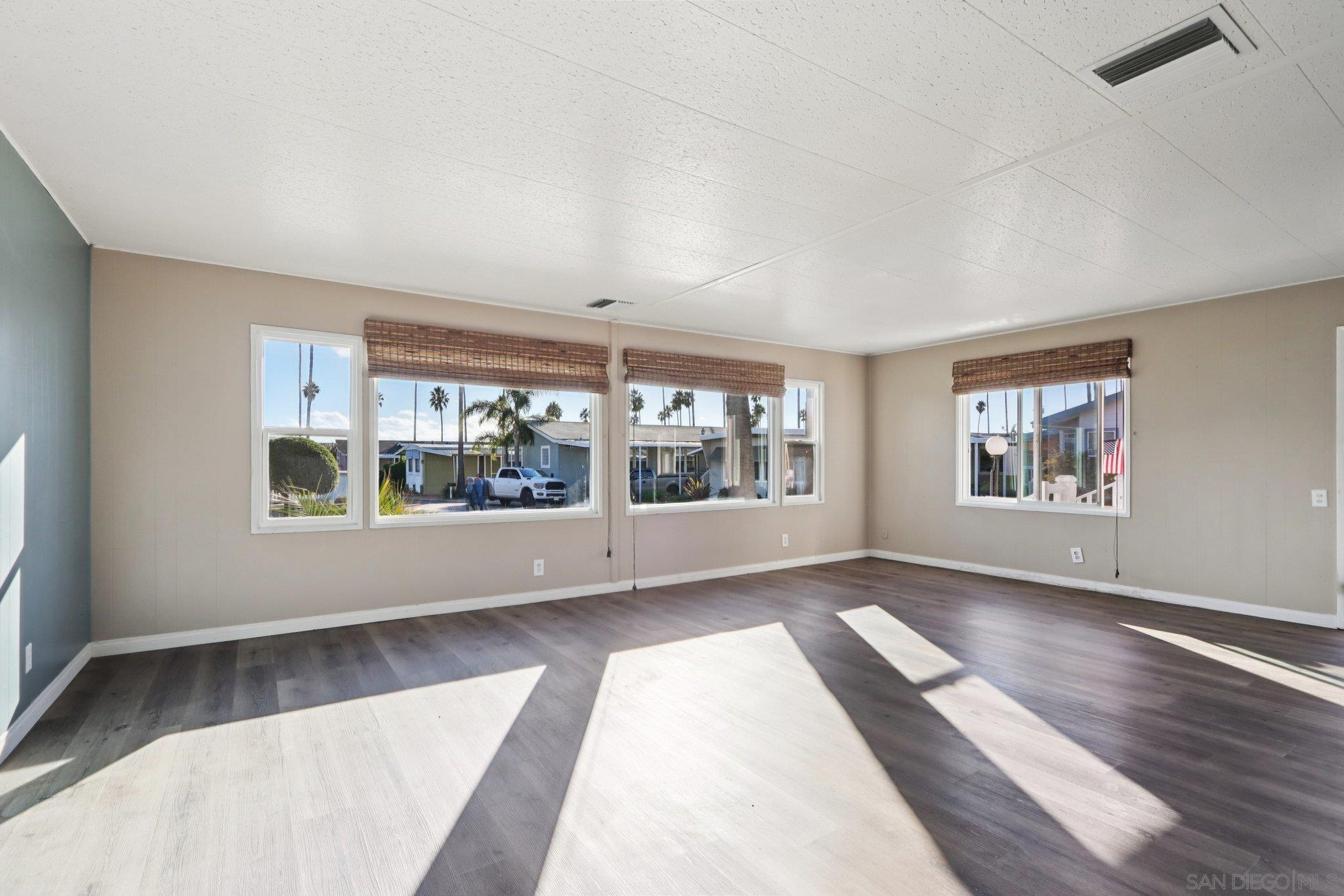 Detail Gallery Image 7 of 65 For 1215  Anchors Way Drive  #135,  Ventura,  CA 93001 - 2 Beds | 2 Baths
