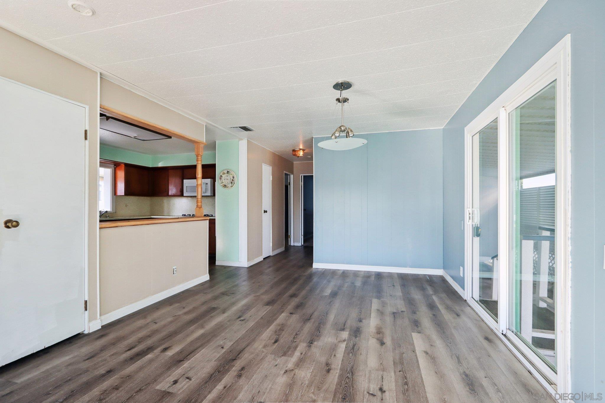 Detail Gallery Image 9 of 65 For 1215  Anchors Way Drive  #135,  Ventura,  CA 93001 - 2 Beds | 2 Baths