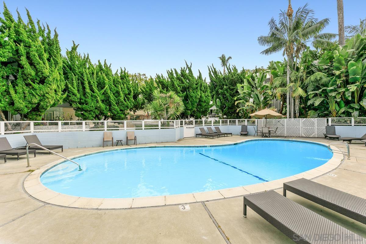 Detail Gallery Image 2 of 30 For 2368  Torrey Pines  61, La Jolla,  CA 92037 - 1 Beds | 1 Baths