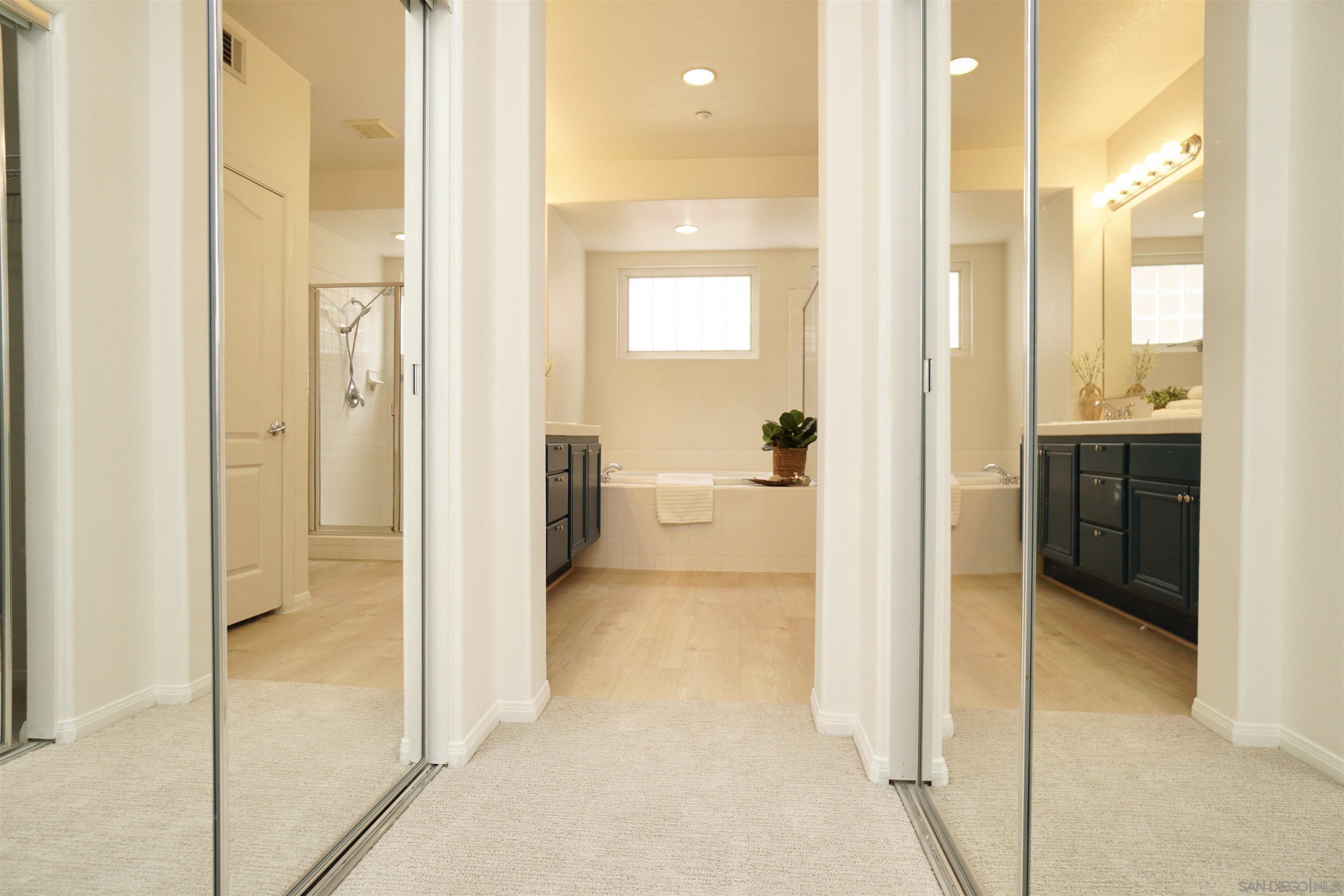 Detail Gallery Image 17 of 28 For 817  Kalpati Circle  212, Carlsbad,  CA 92008 - 2 Beds | 2/1 Baths