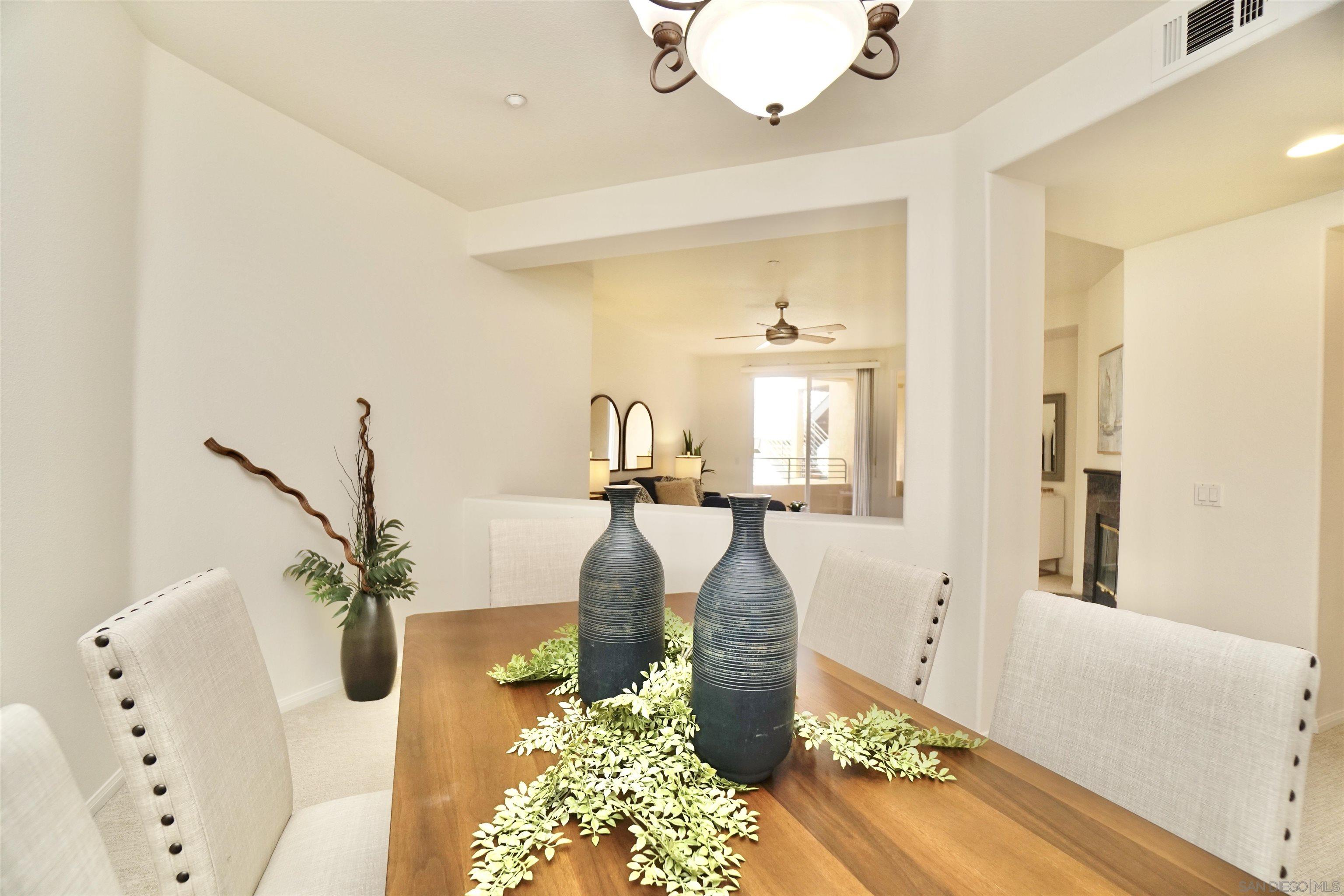 Detail Gallery Image 8 of 28 For 817  Kalpati Circle  212, Carlsbad,  CA 92008 - 2 Beds | 2/1 Baths