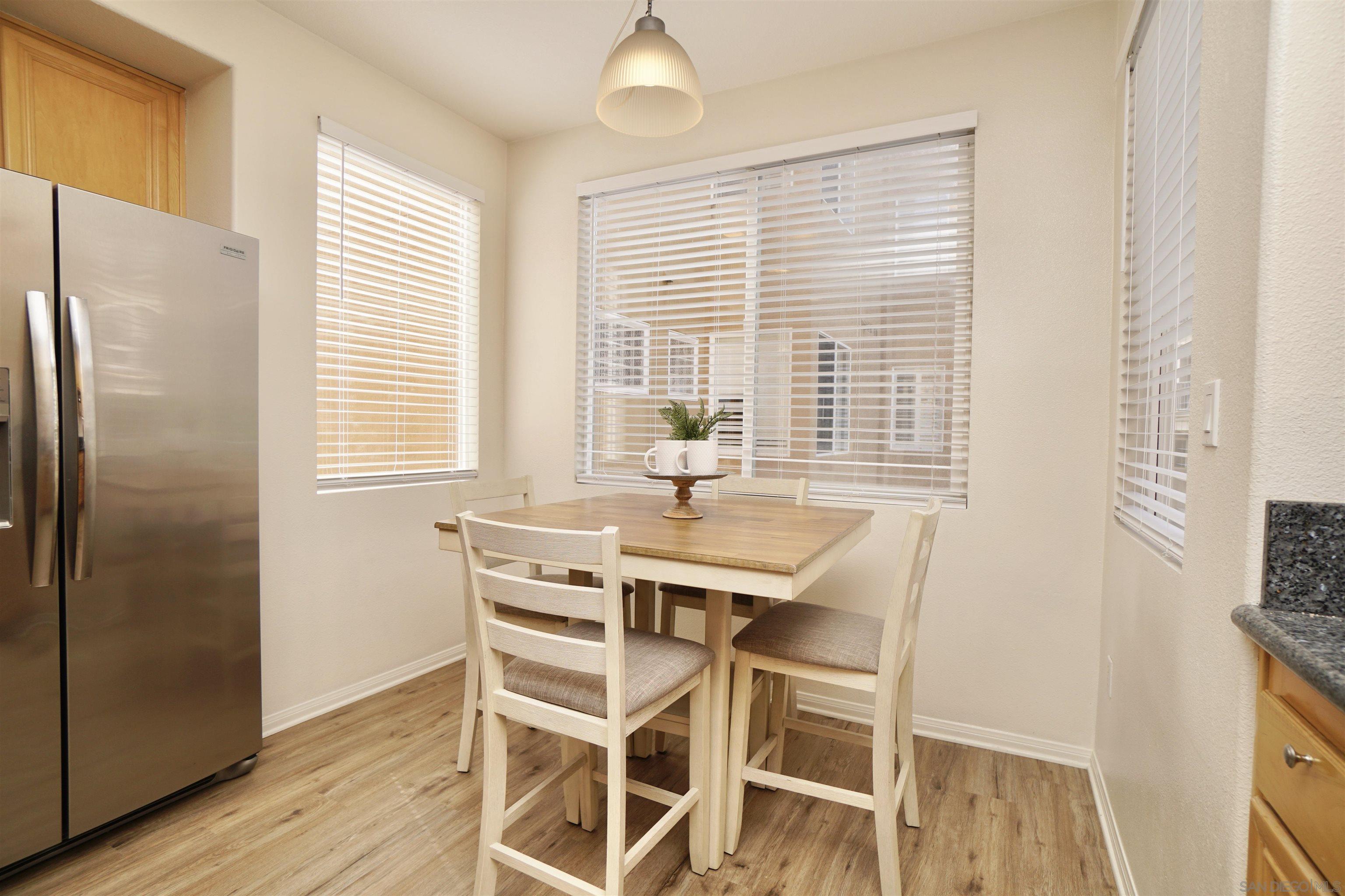 Detail Gallery Image 9 of 28 For 817  Kalpati Circle  212, Carlsbad,  CA 92008 - 2 Beds | 2/1 Baths