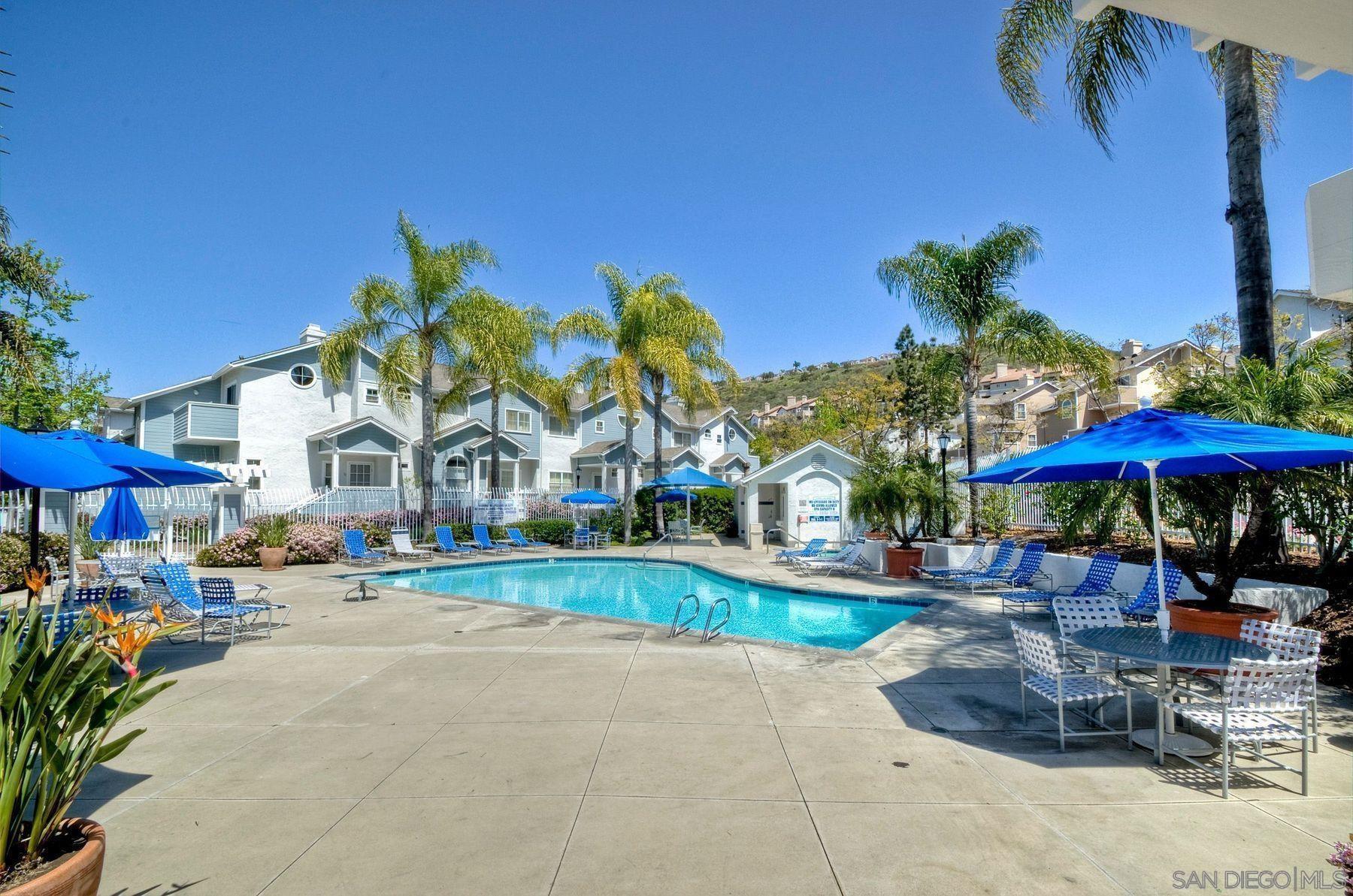 Detail Gallery Image 3 of 5 For 10070  Scripps Vista  #11,  San Diego,  CA 92131 - 3 Beds | 3 Baths