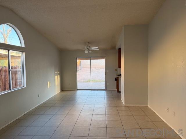 Detail Gallery Image 3 of 18 For 171  Southwind Dr, El Centro,  CA 92243 - 3 Beds | 2 Baths