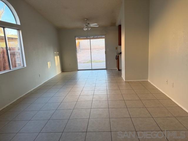 Detail Gallery Image 4 of 18 For 171  Southwind Dr, El Centro,  CA 92243 - 3 Beds | 2 Baths