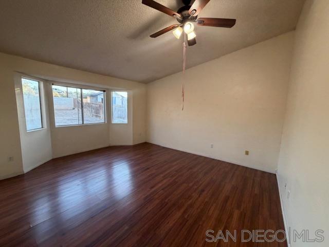 Detail Gallery Image 5 of 18 For 171  Southwind Dr, El Centro,  CA 92243 - 3 Beds | 2 Baths