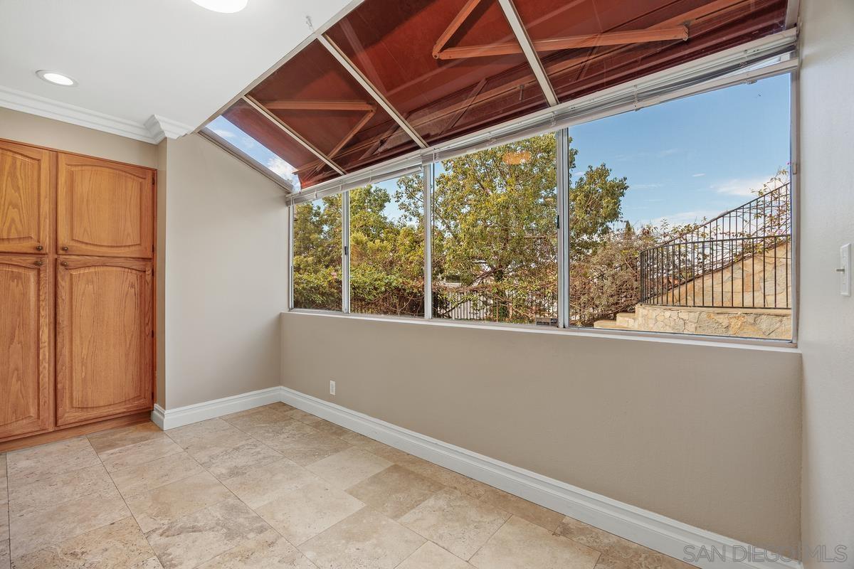 Detail Gallery Image 14 of 37 For 2091  Wedgewood Drive, Oceanside,  CA 92056 - 5 Beds | 3 Baths