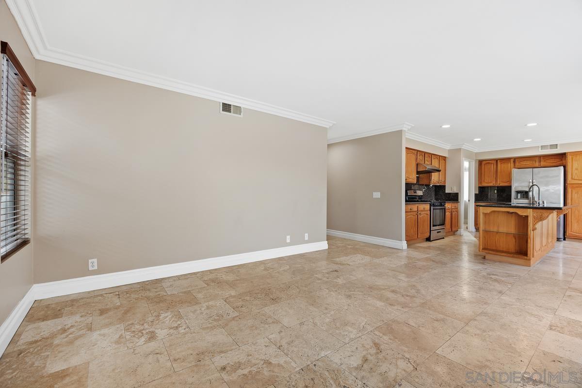 Detail Gallery Image 16 of 37 For 2091  Wedgewood Drive, Oceanside,  CA 92056 - 5 Beds | 3 Baths