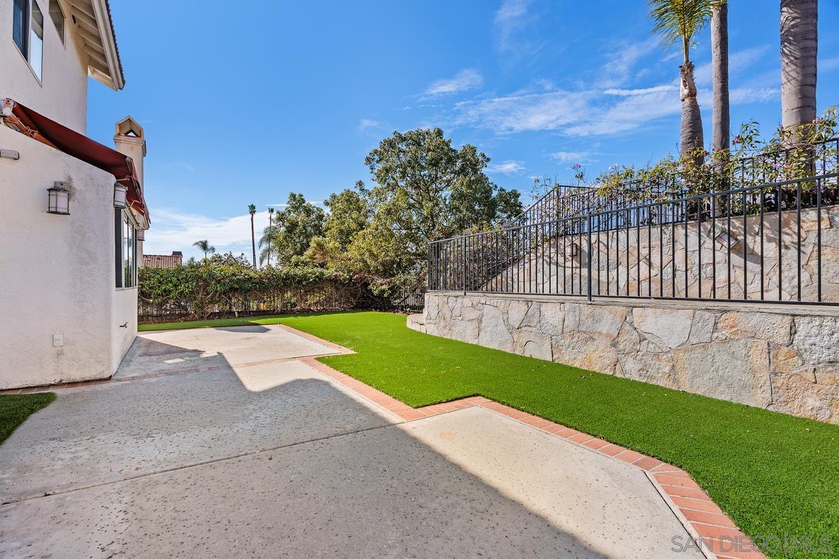 Detail Gallery Image 33 of 37 For 2091  Wedgewood Drive, Oceanside,  CA 92056 - 5 Beds | 3 Baths