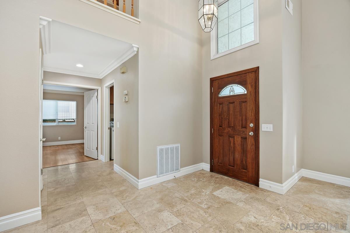 Detail Gallery Image 6 of 37 For 2091  Wedgewood Drive, Oceanside,  CA 92056 - 5 Beds | 3 Baths