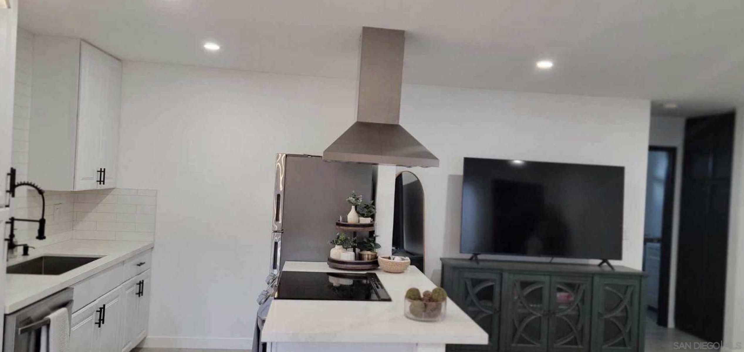 Detail Gallery Image 11 of 12 For 9556  Carroll Canyon Rd  #143,  San Diego,  CA 92126 - 1 Beds | 1 Baths