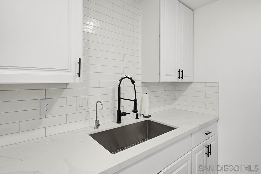 Detail Gallery Image 12 of 28 For 9556  Carroll Canyon Rd  #143,  San Diego,  CA 92126 - 1 Beds | 1 Baths