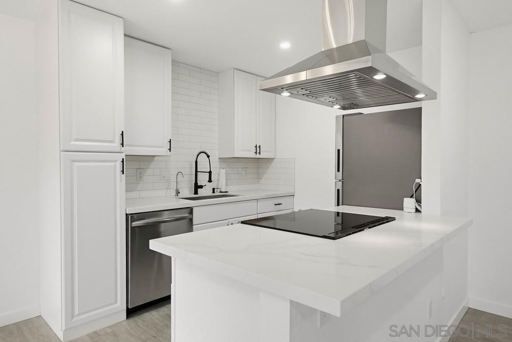 Detail Gallery Image 13 of 28 For 9556  Carroll Canyon Rd  #143,  San Diego,  CA 92126 - 1 Beds | 1 Baths