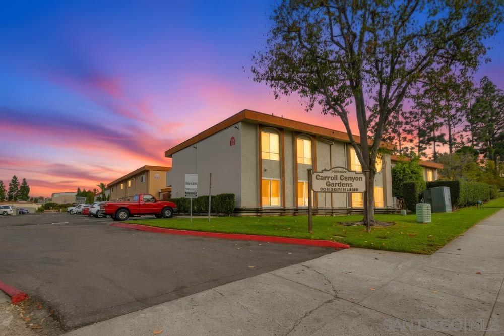 Detail Gallery Image 2 of 28 For 9556  Carroll Canyon Rd  #143,  San Diego,  CA 92126 - 1 Beds | 1 Baths