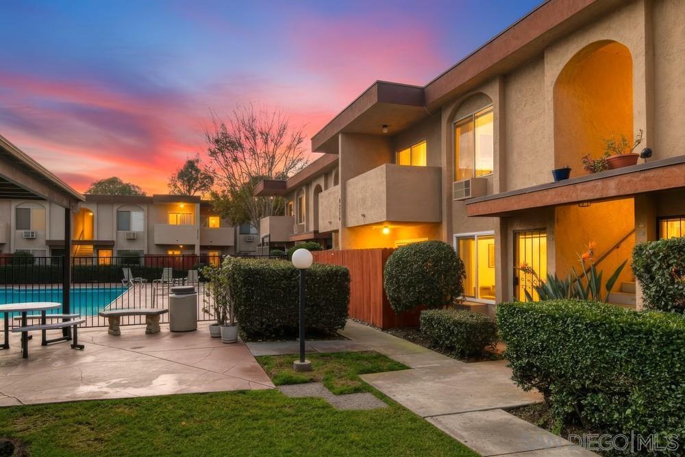 Detail Gallery Image 3 of 28 For 9556  Carroll Canyon Rd  #143,  San Diego,  CA 92126 - 1 Beds | 1 Baths