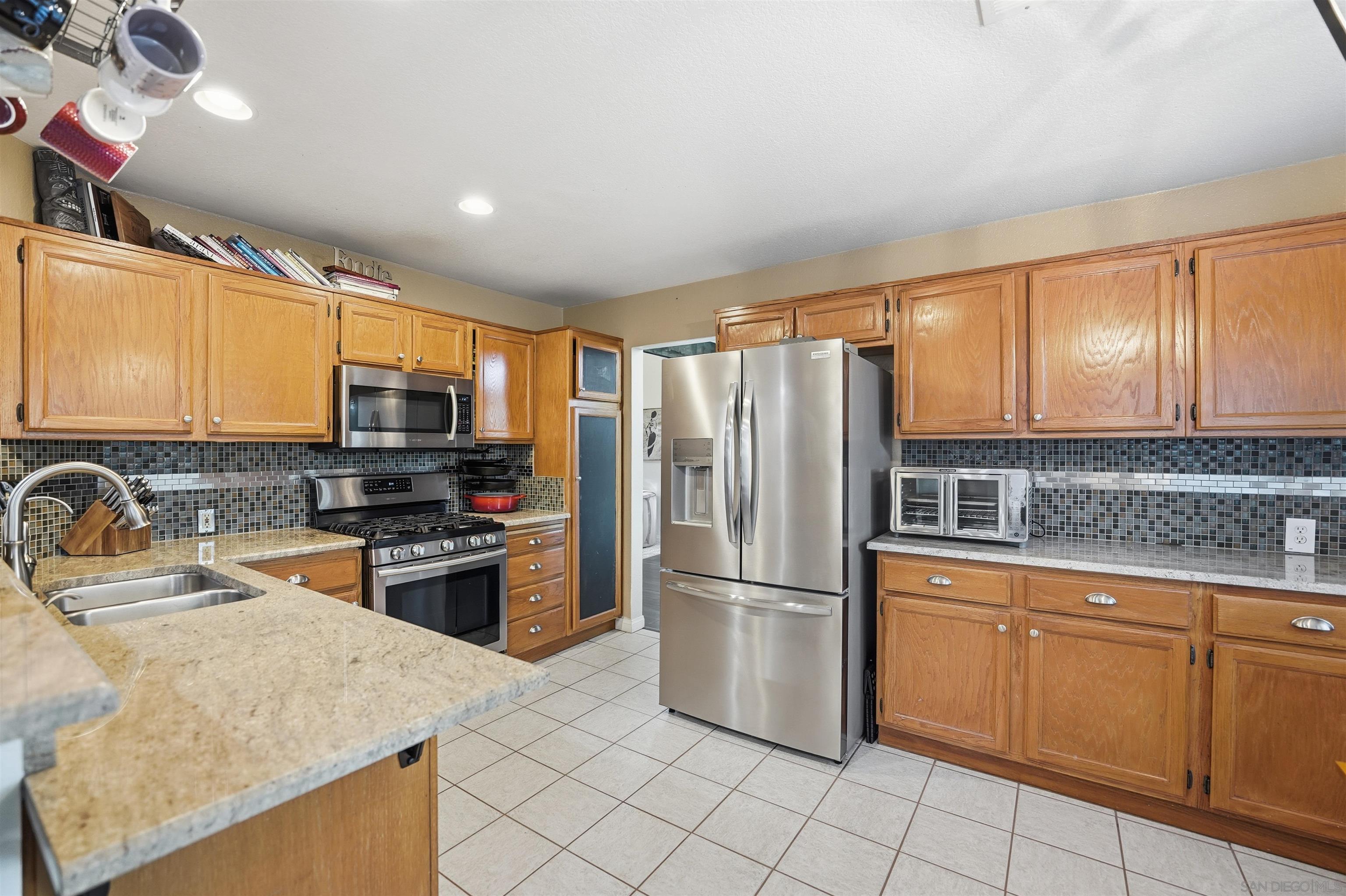 Detail Gallery Image 11 of 40 For 2402  Pimlico Place, Alpine,  CA 91901 - 3 Beds | 2/1 Baths
